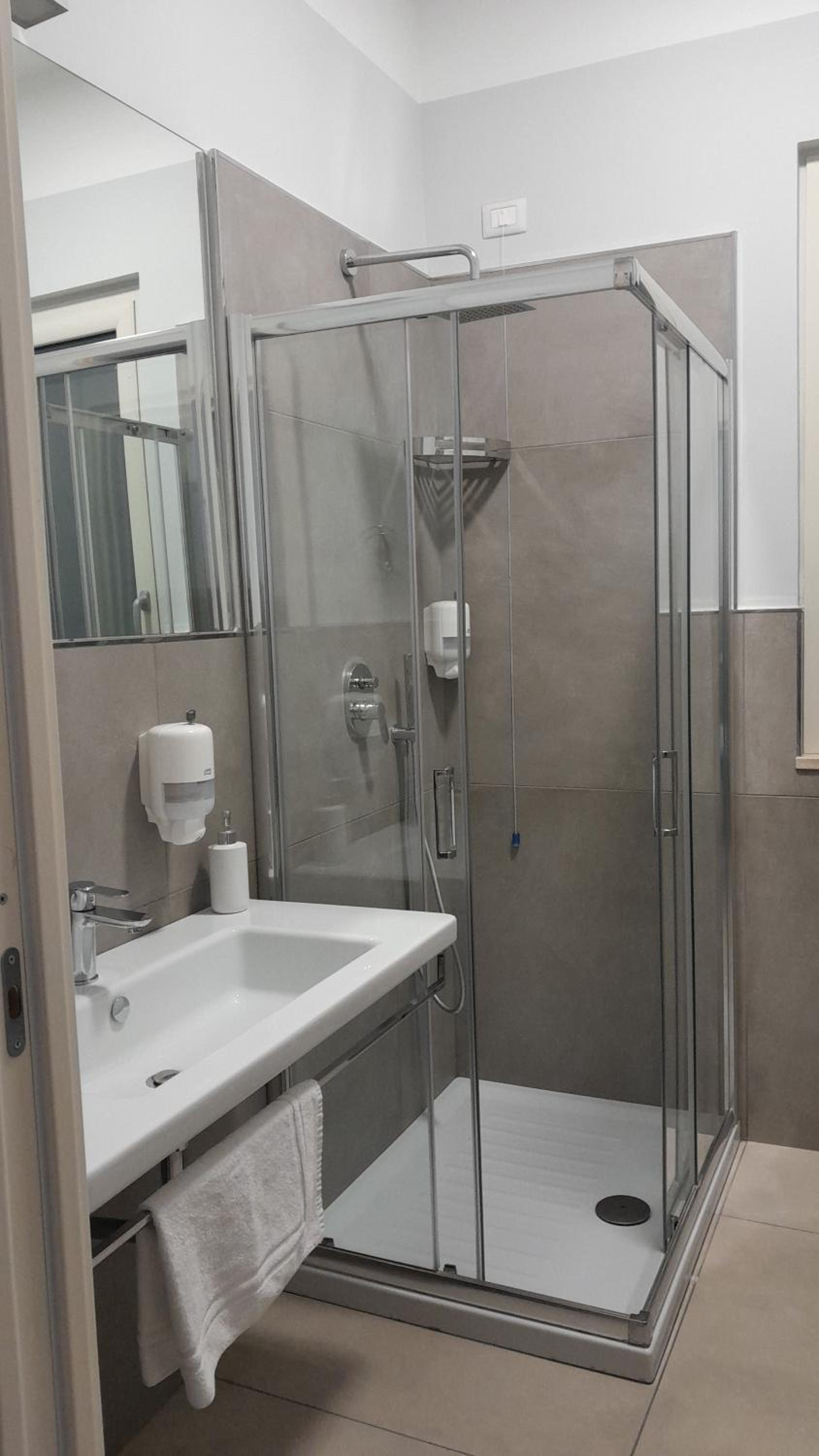 One-Bedroom Apartment - Photo 3