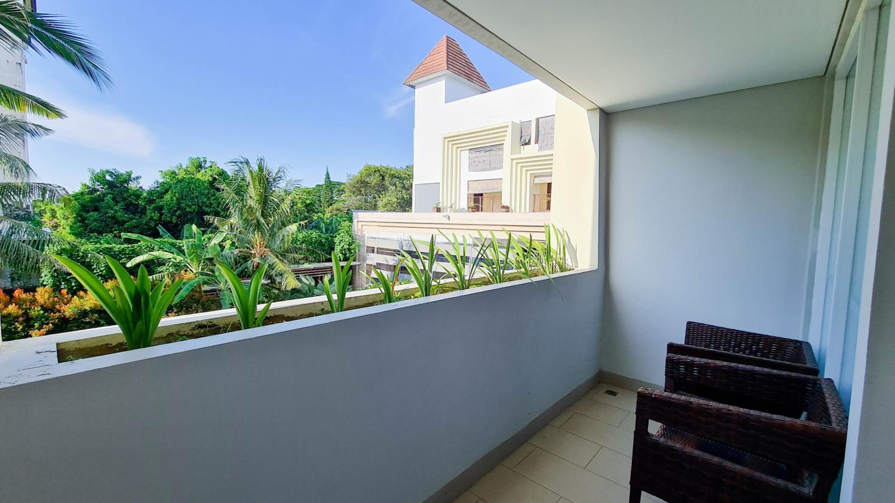 Grand Deluxe Twin Room with Pool View photo 3