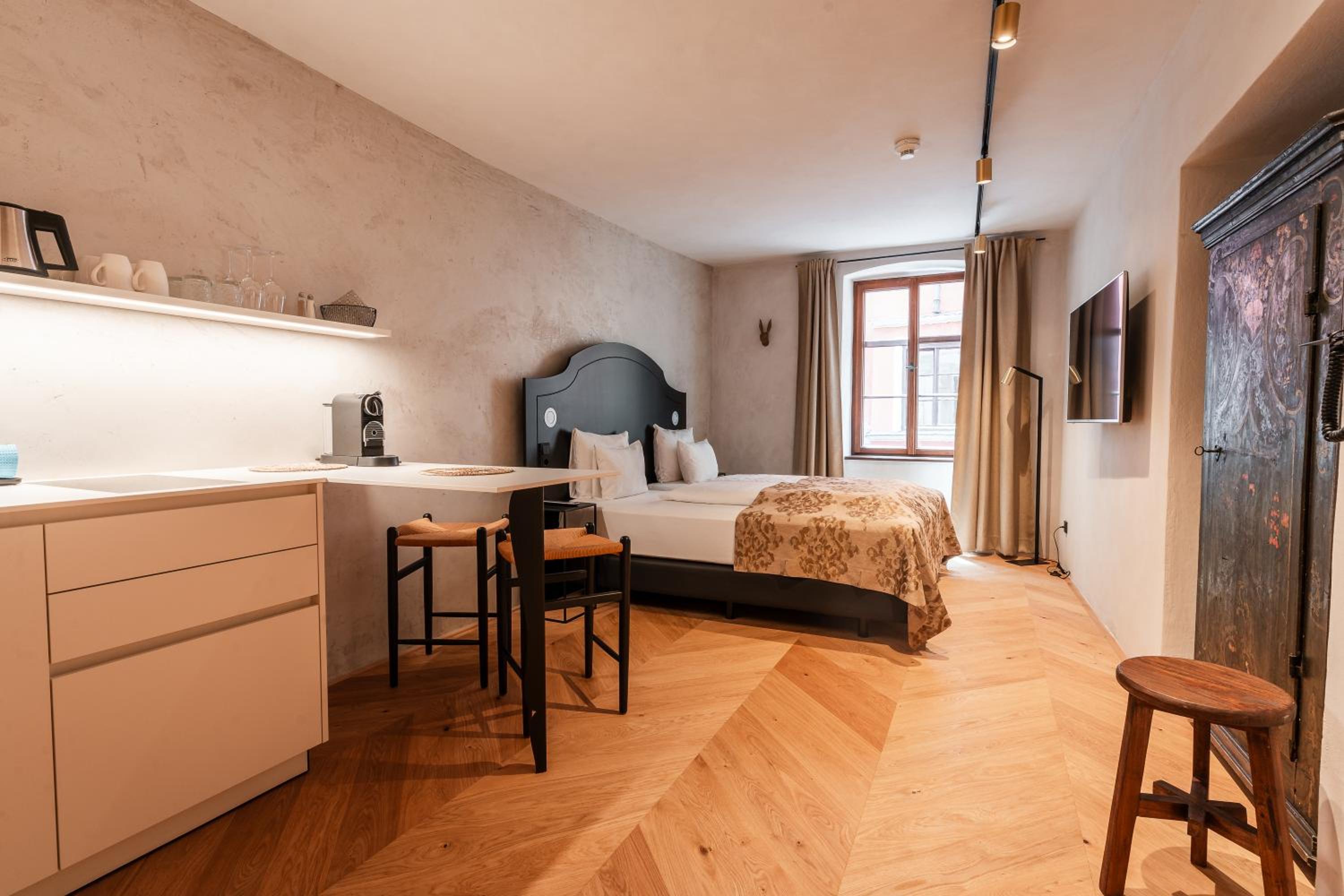 Standard Studio