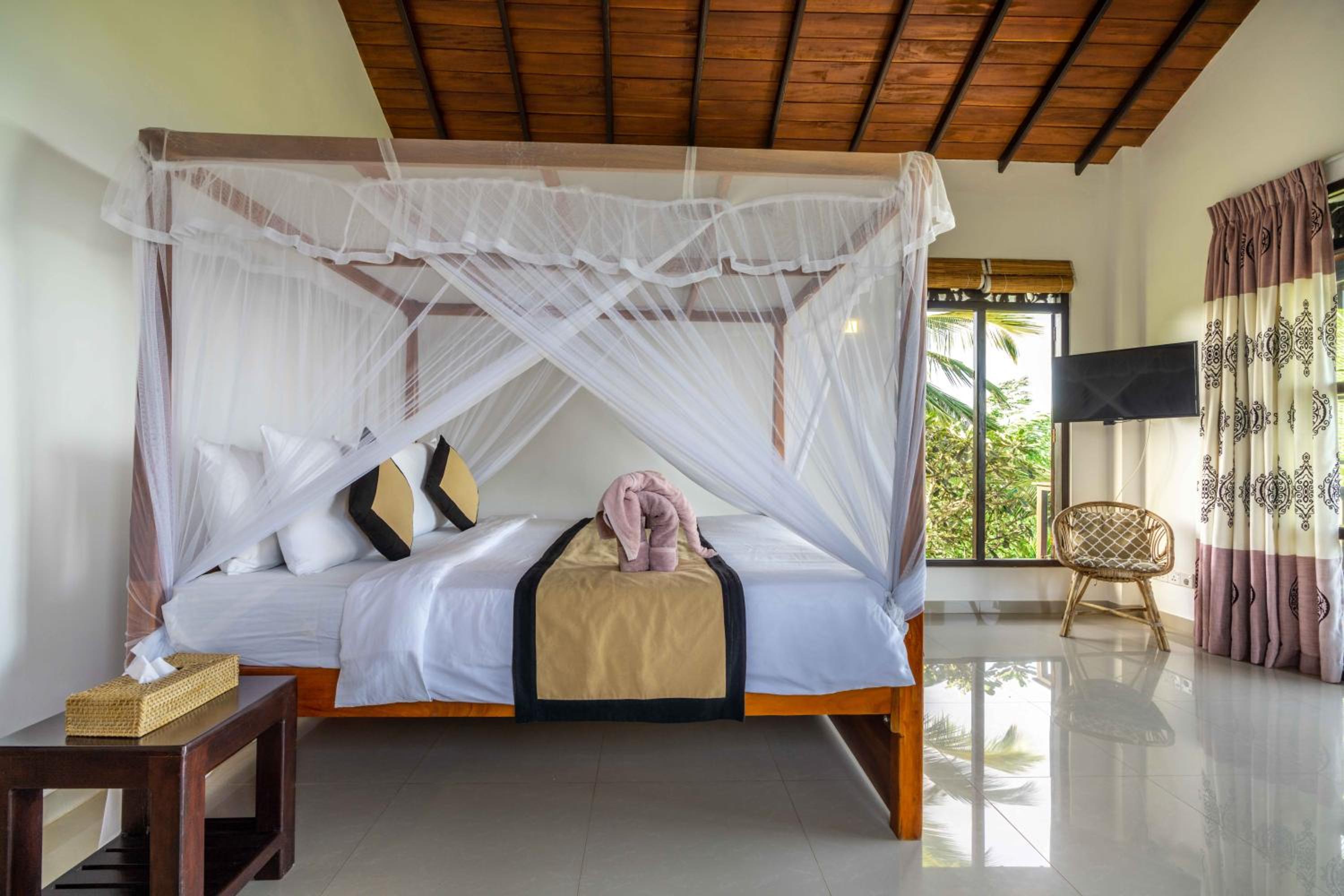 Deluxe Double Room with Balcony and Sea View photo 2