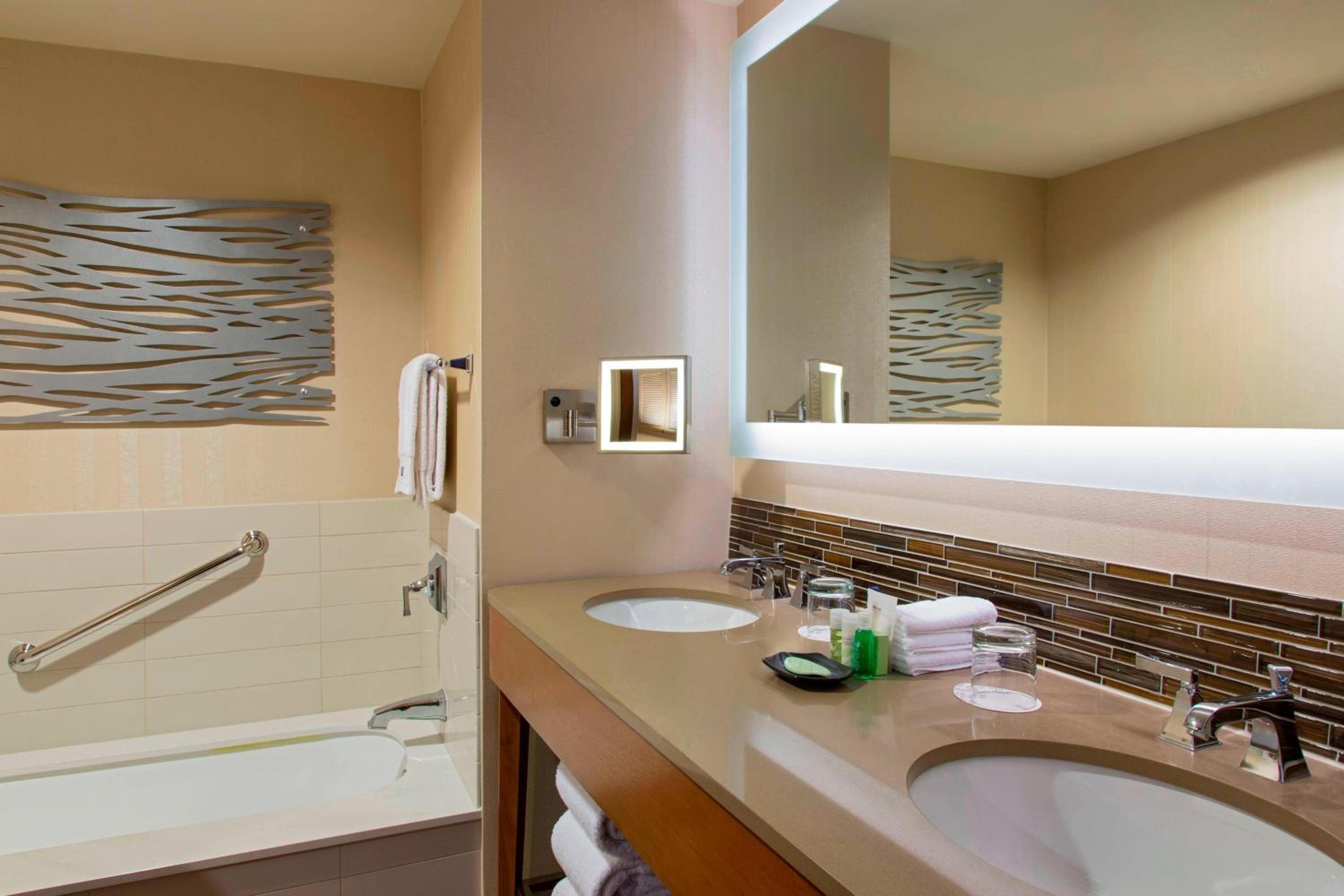 Guest room, 2 Double, Balcony - Photo 8