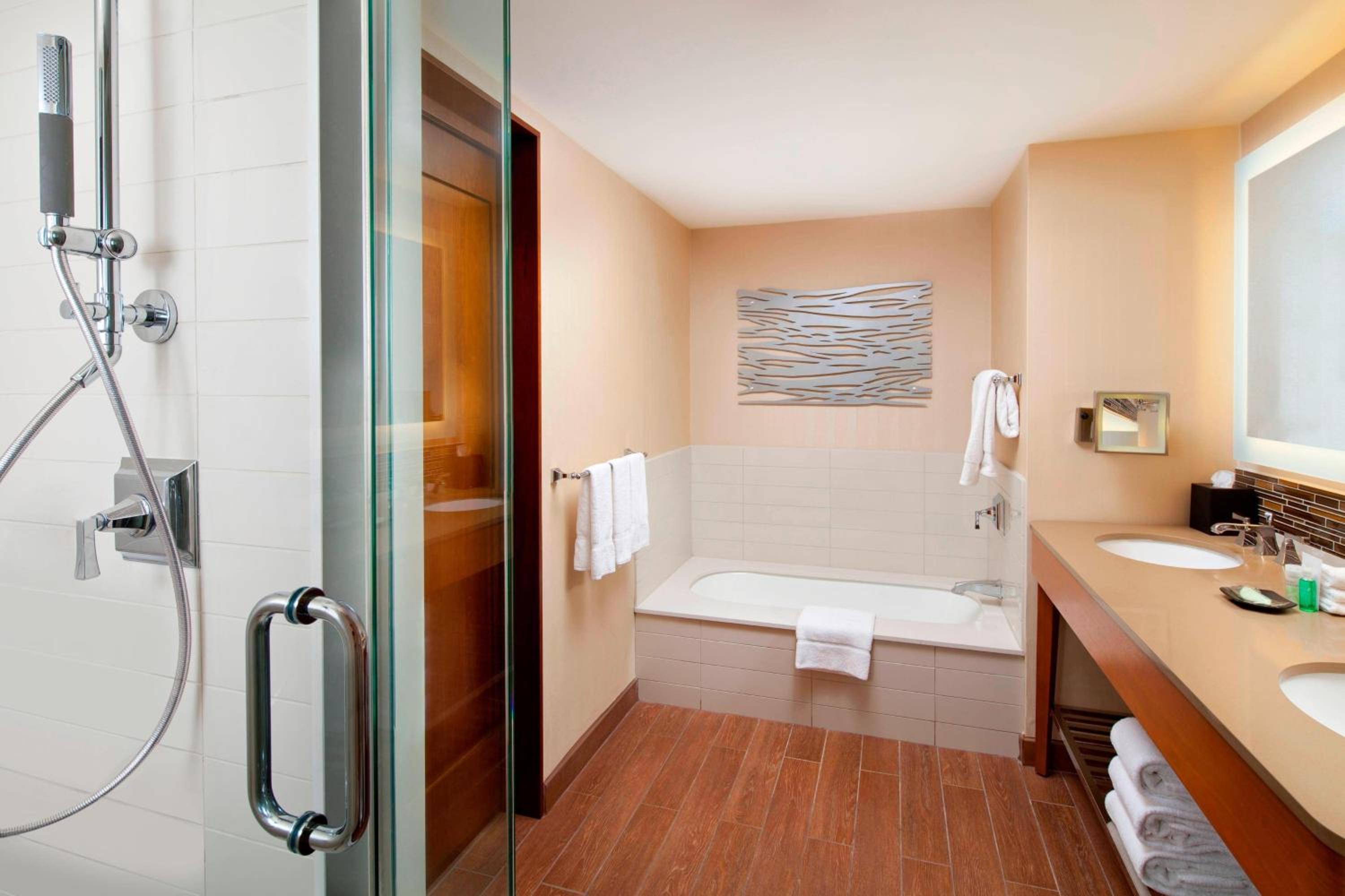 Guest room, 2 Double, Balcony - Photo 7