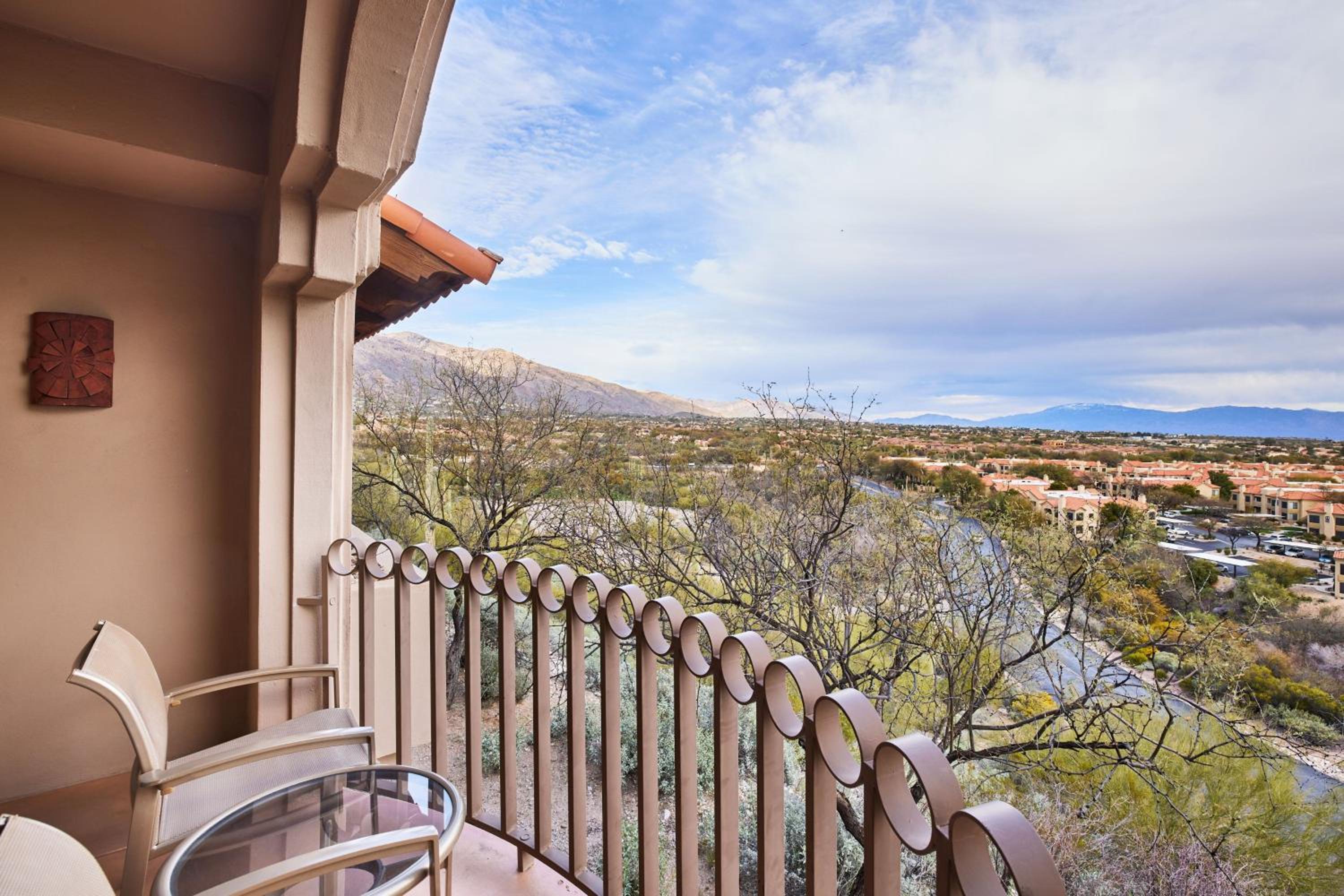Guest room, 1 King, Mountain view, Balcony - Photo 6