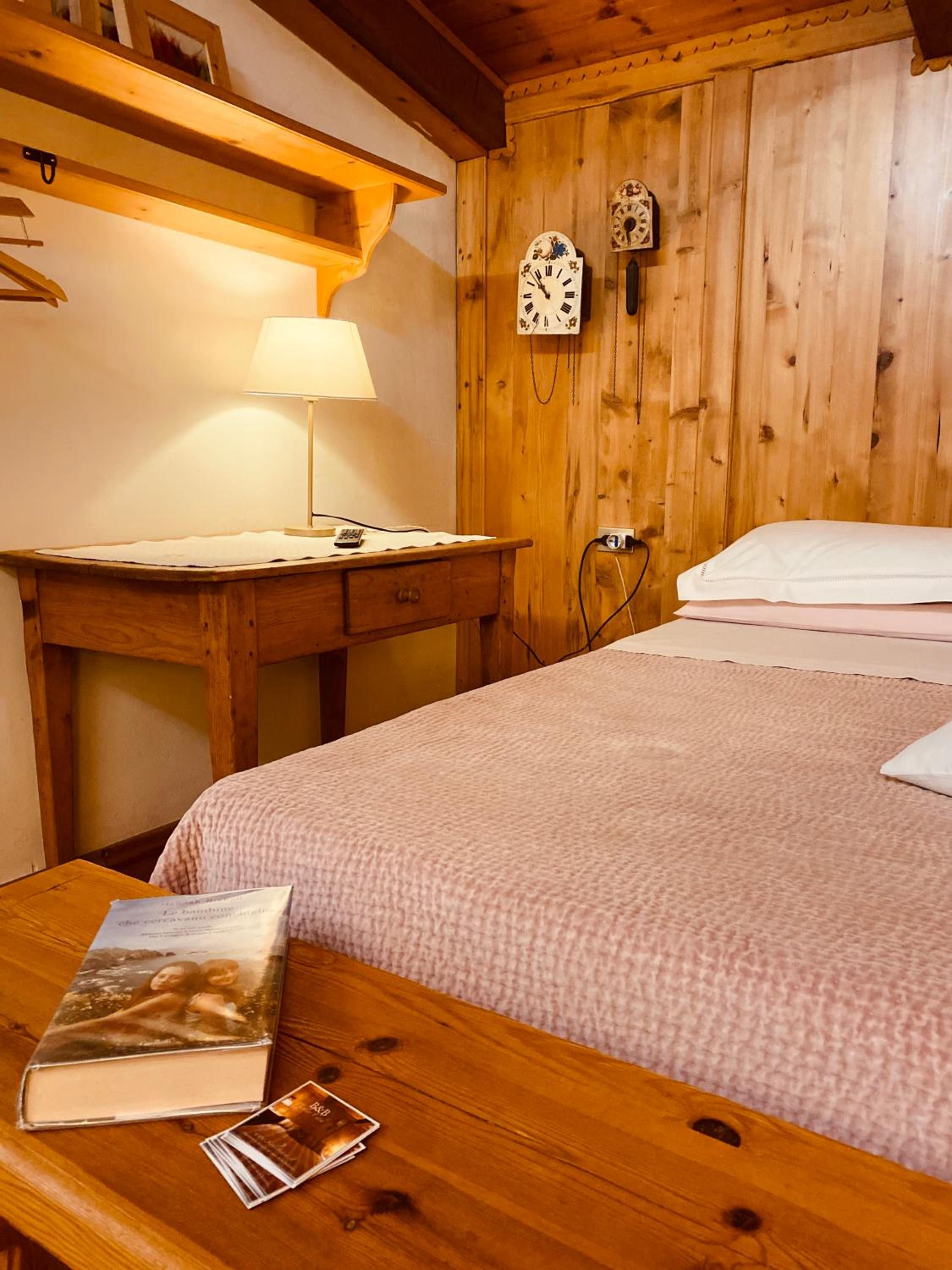 Deluxe Double Room with Bath photo 1