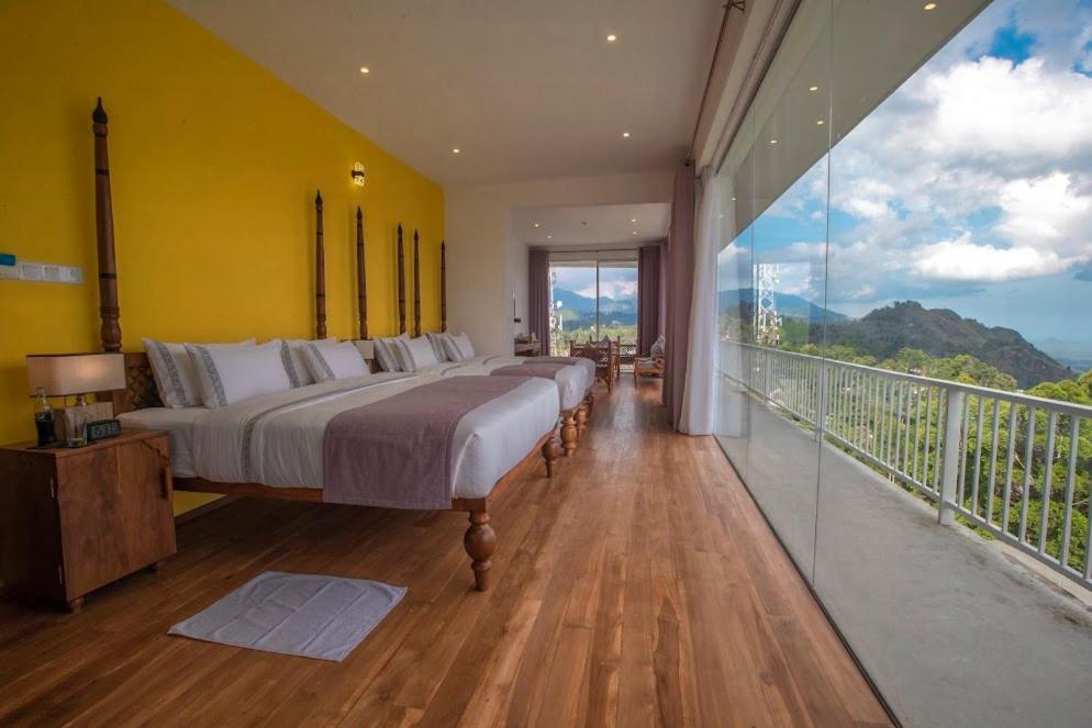 Suite King Quadruple Room With Mountain View