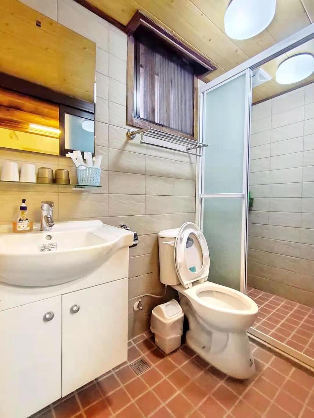 Quadruple Room with Private Bathroom - Photo 1