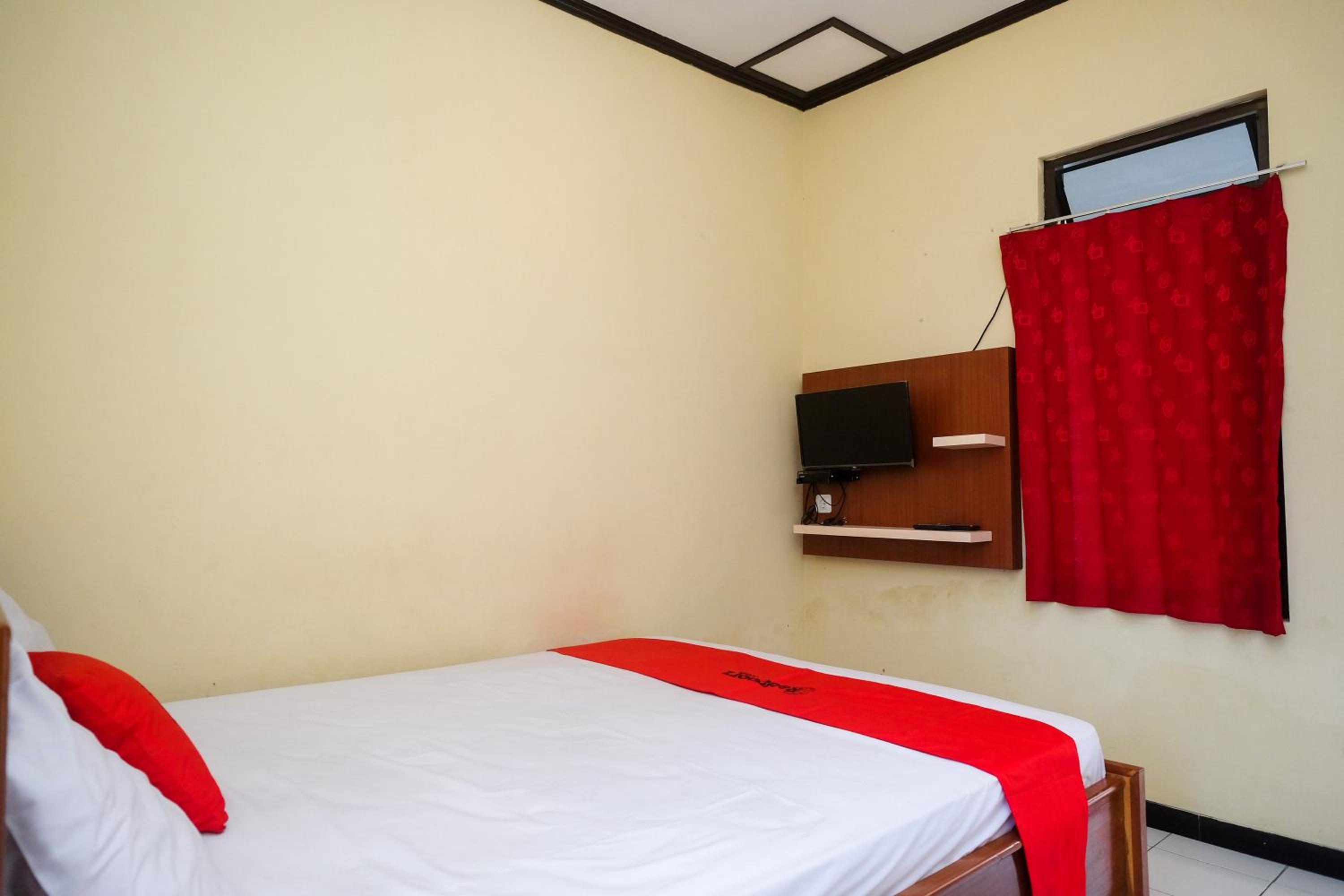 Standard Double Room - Photo 7