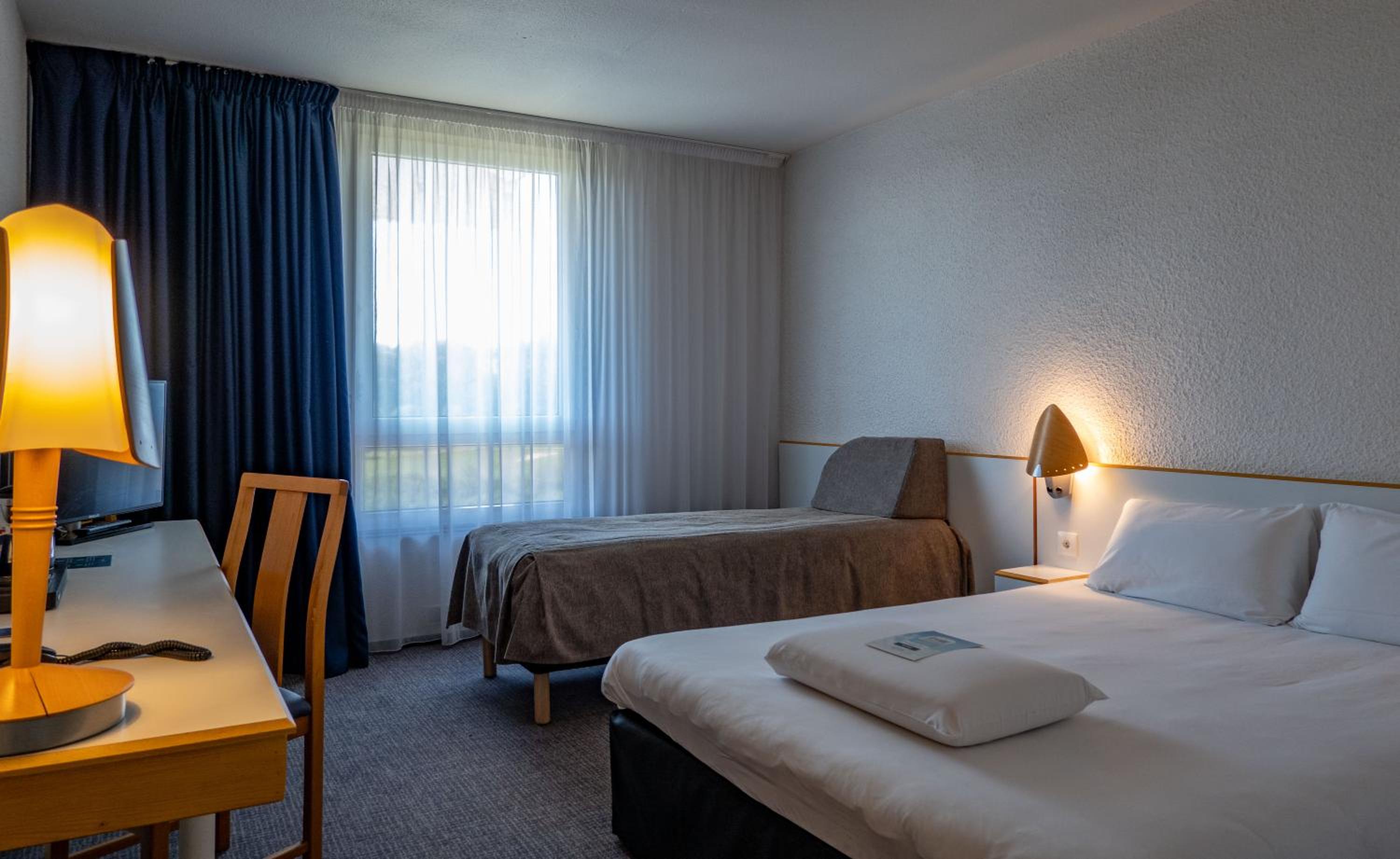 Twin Room - Photo 10