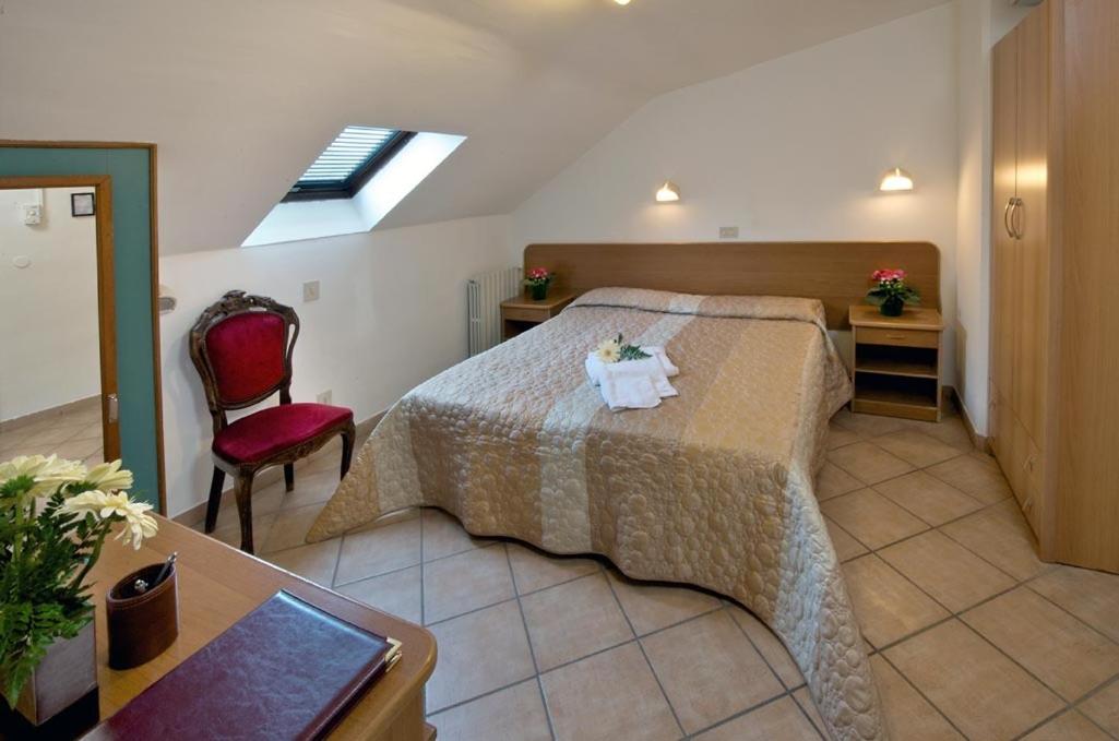 Double or Twin Room - Photo 2