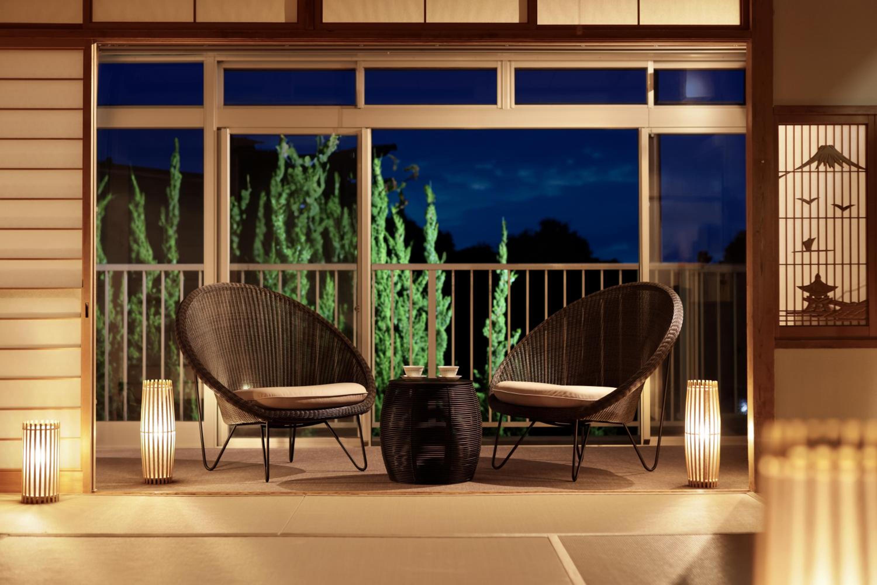 Japanese-Style Family Room photo 2