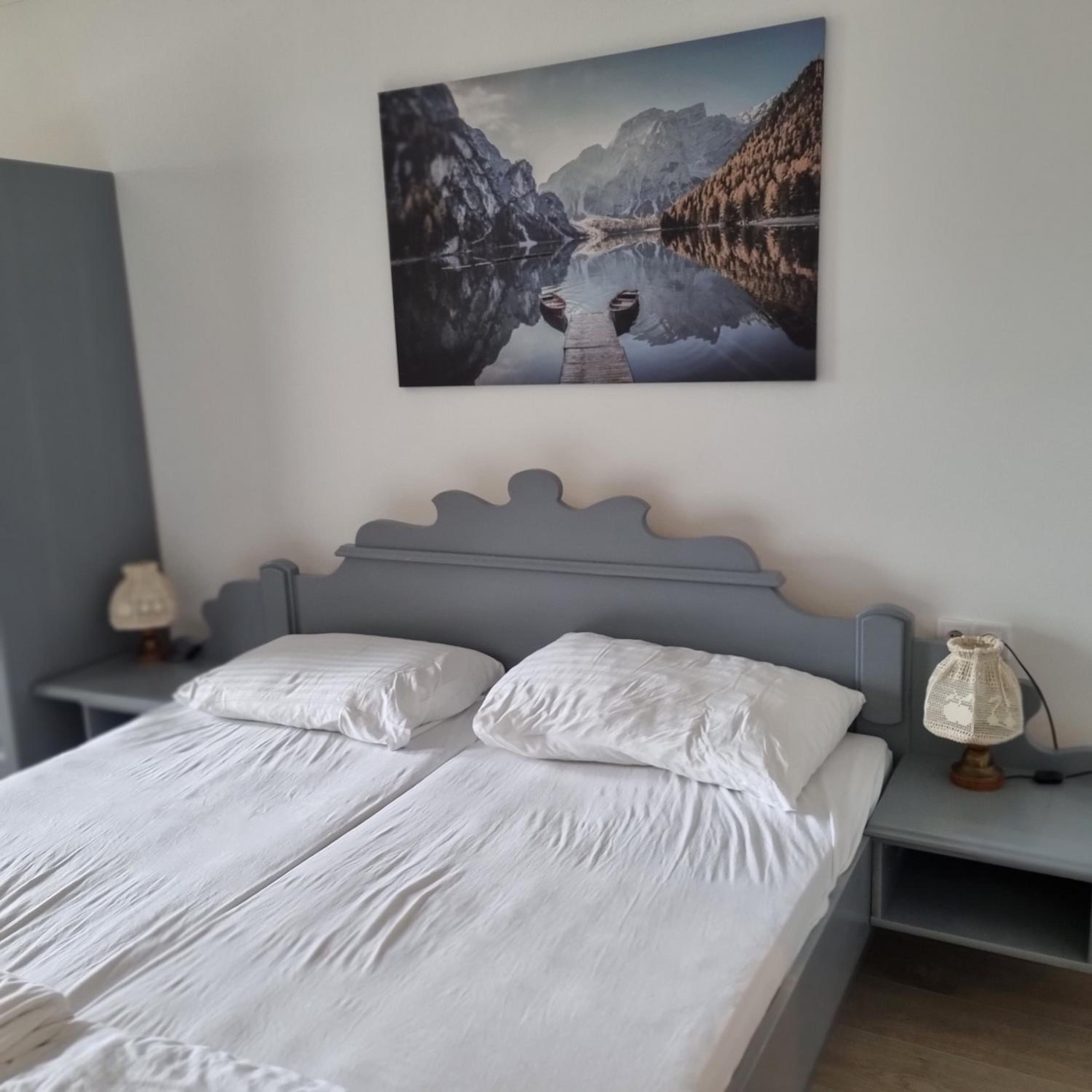 Apartment with Mountain View