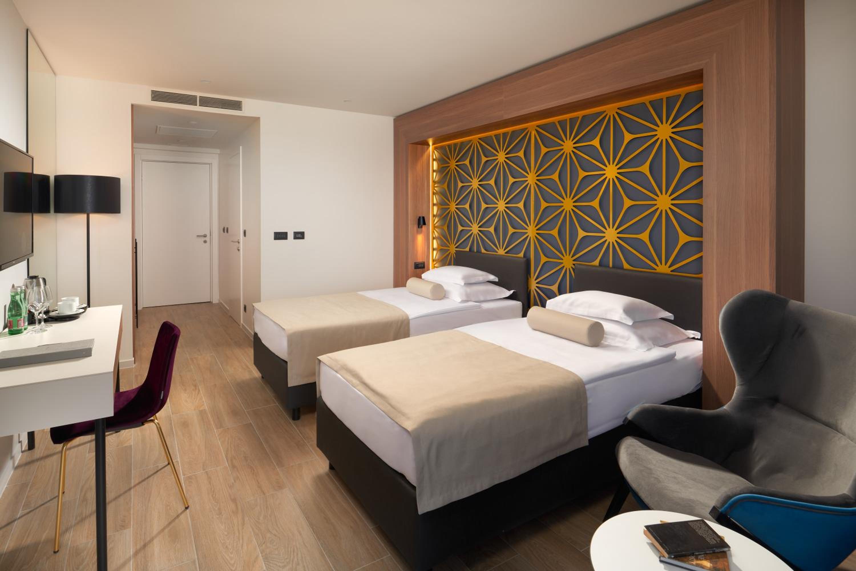  Standard Room - Photo 1