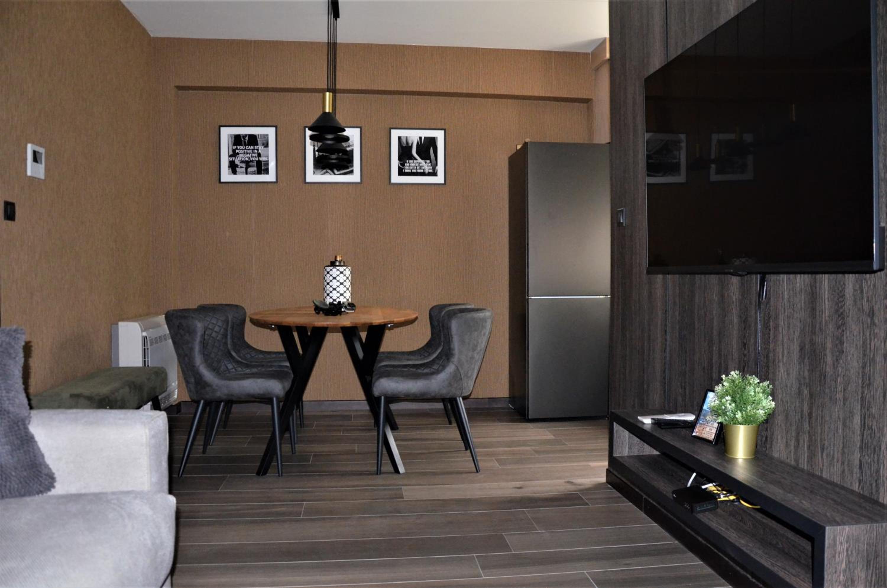 Suite with Balcony - Photo 13