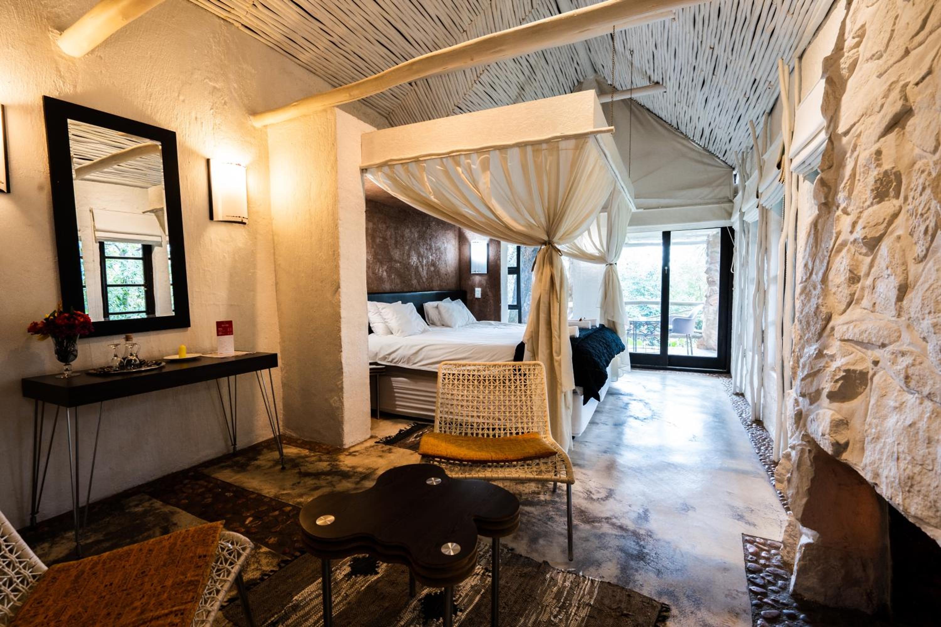 Deluxe Suite With Spa Bath photo 1
