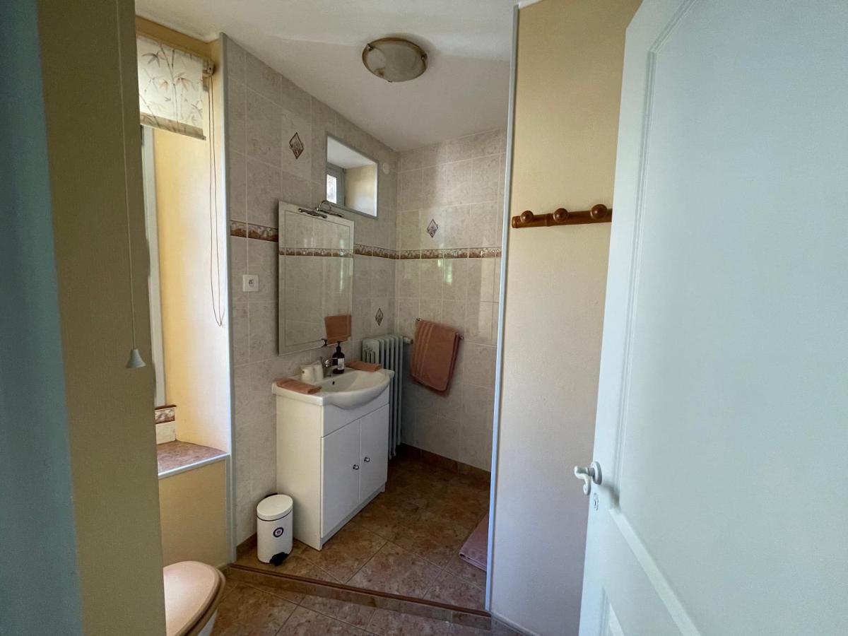 Double Room with Private Bathroom photo 3
