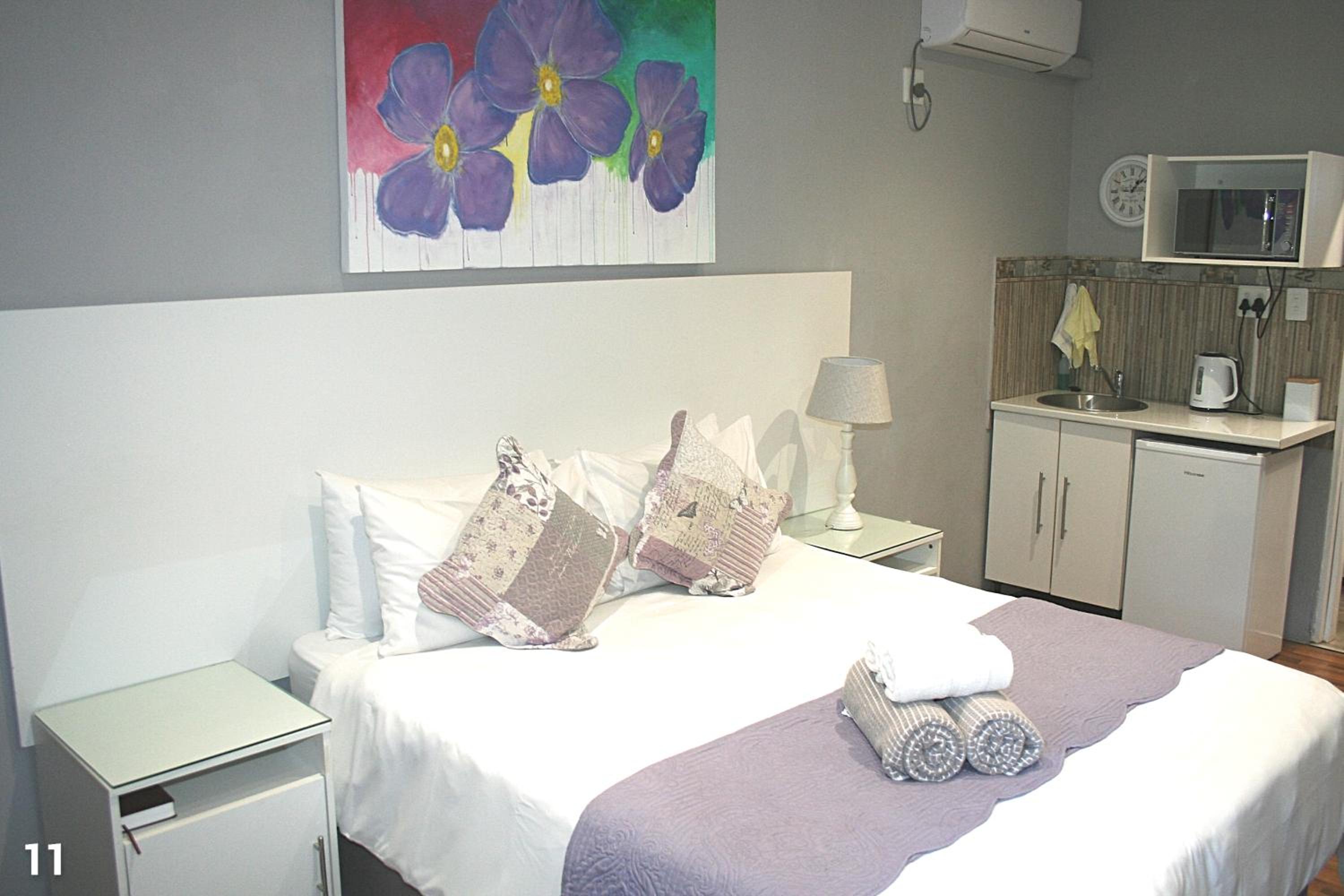 Deluxe Queen Room - Photo 1