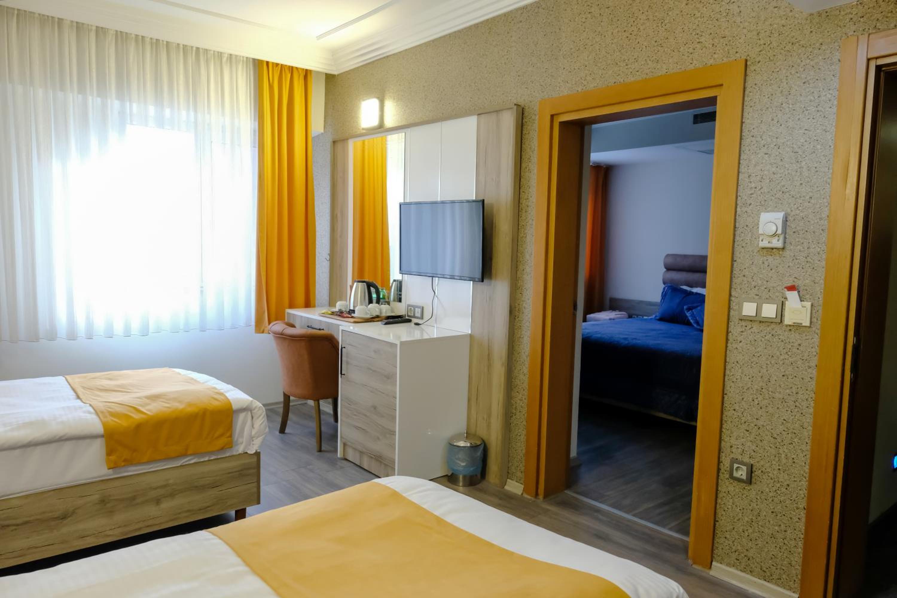 Suite with Mountain View photo 3