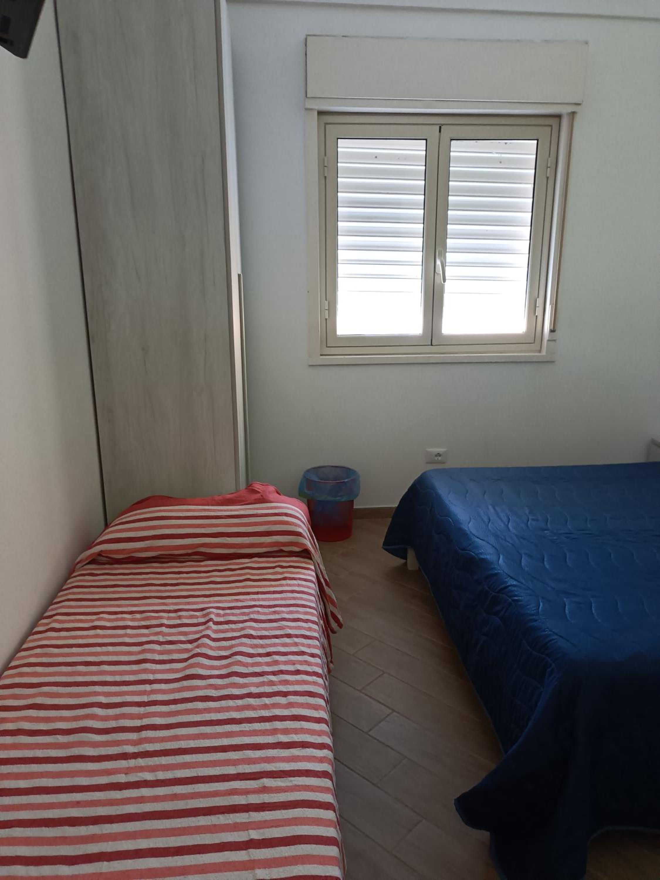 Double or Twin Room with Bathroom - Photo 18