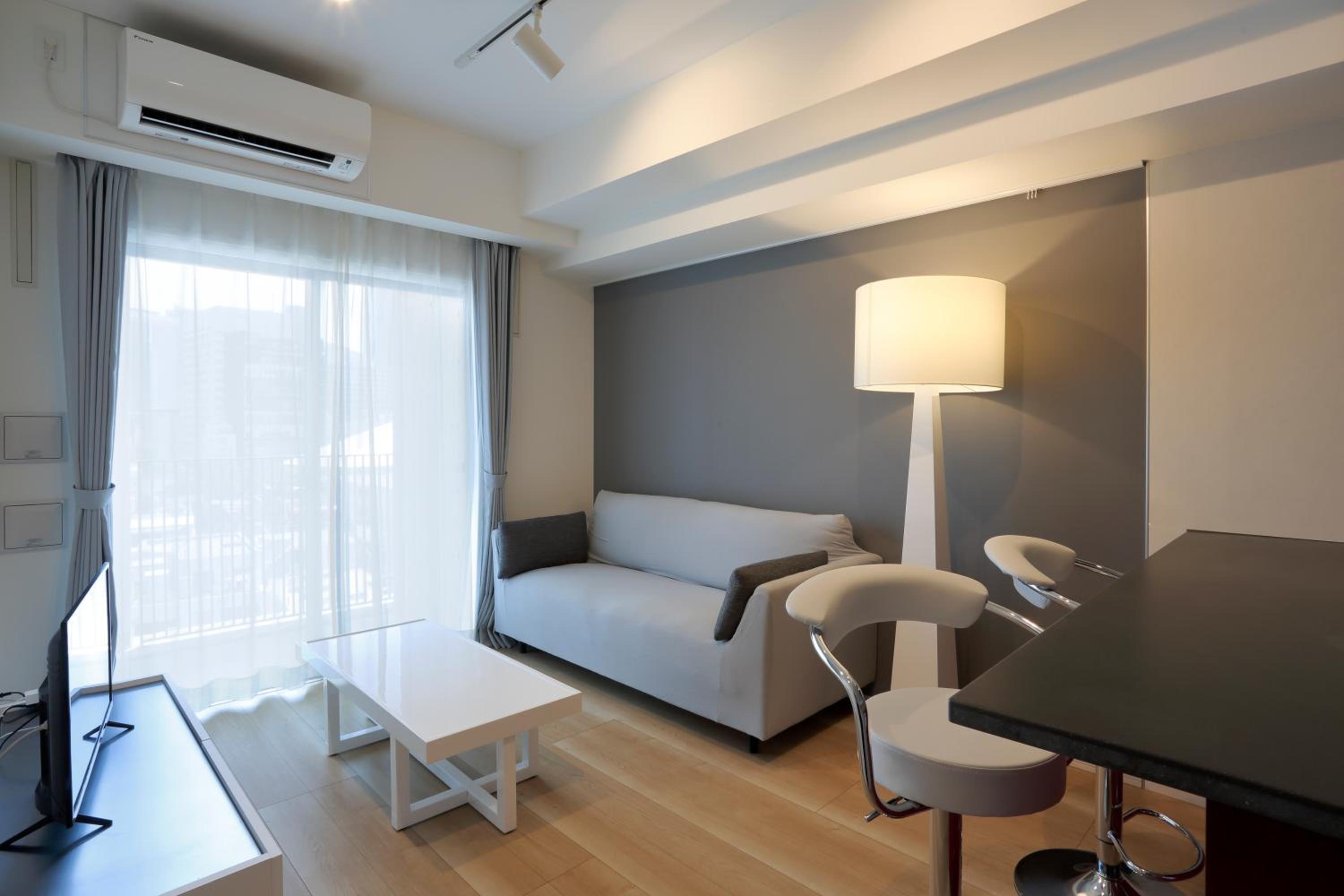 One-Bedroom Apartment photo 1