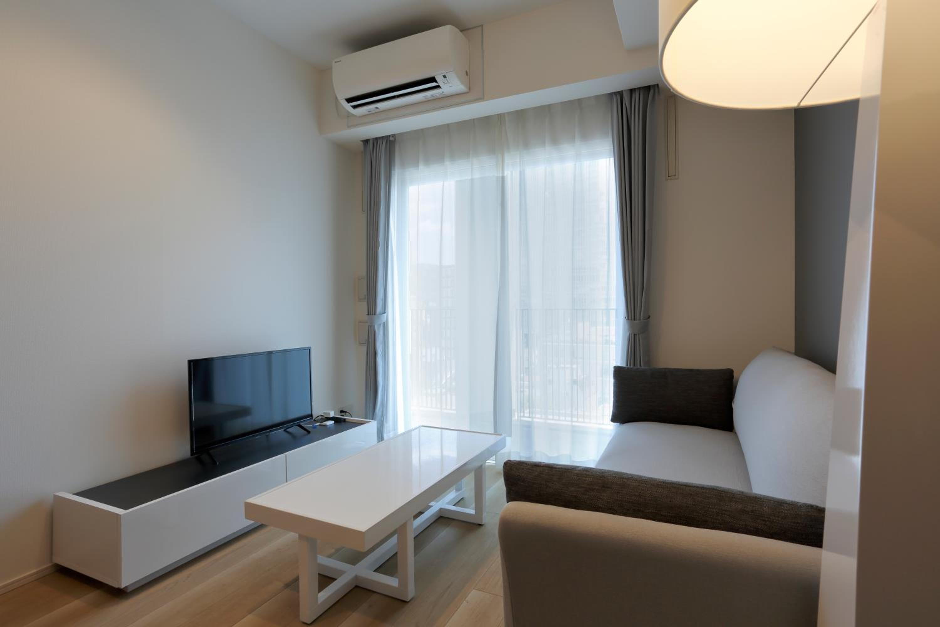 One-Bedroom Apartment photo 2