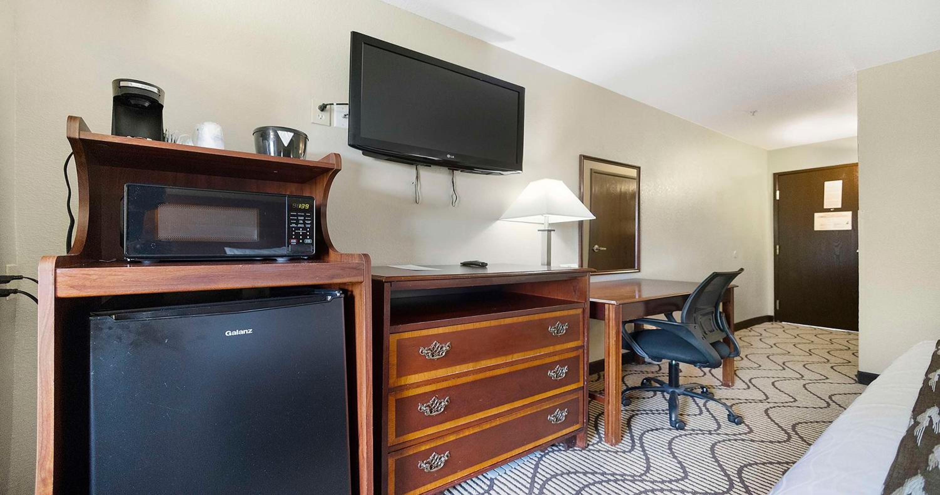 King Room - Non-Smoking - Photo 16