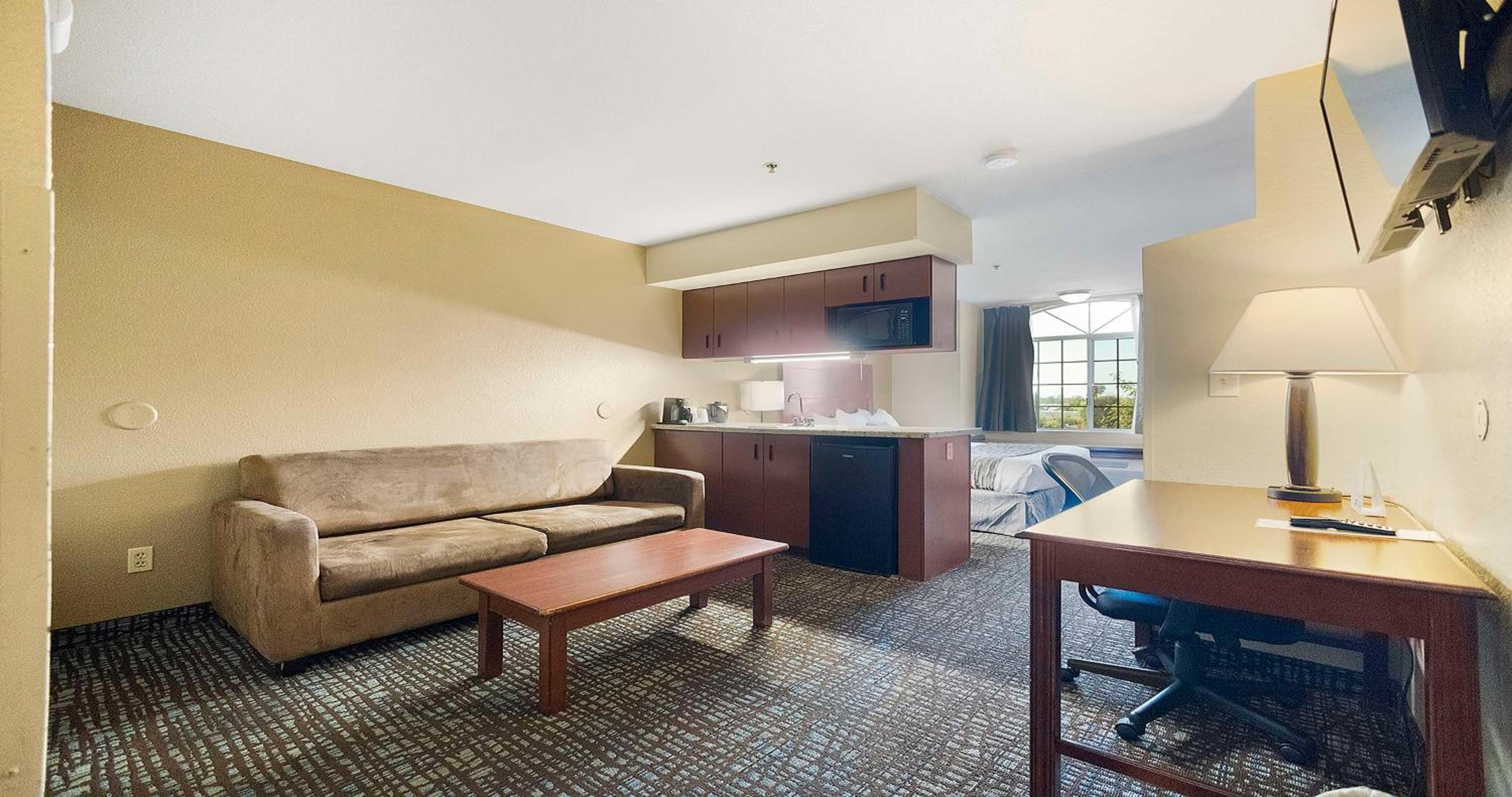 Queen Room with Sofa Bed and Wet Bar - Photo 16