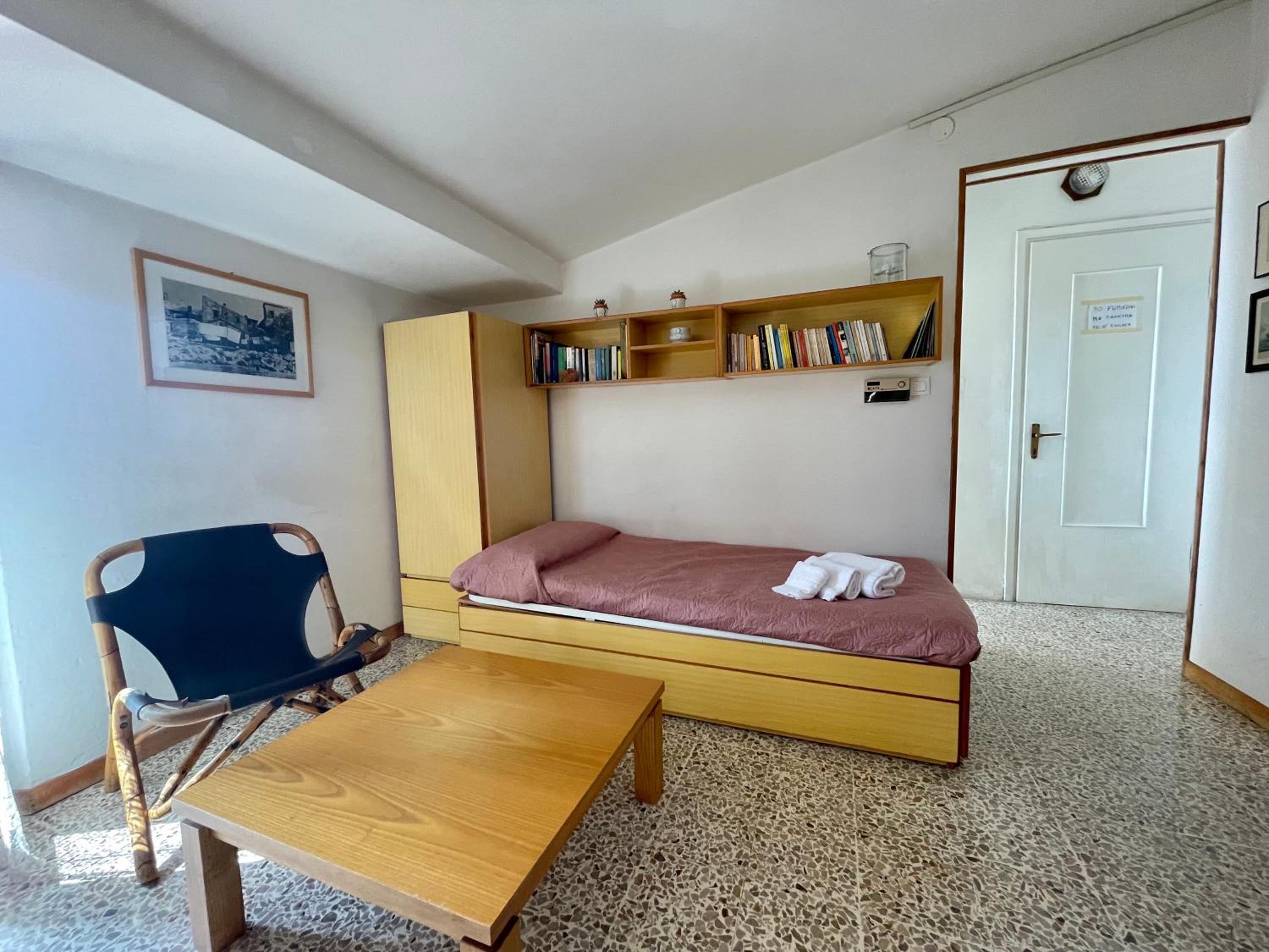One-Bedroom Apartment photo 3