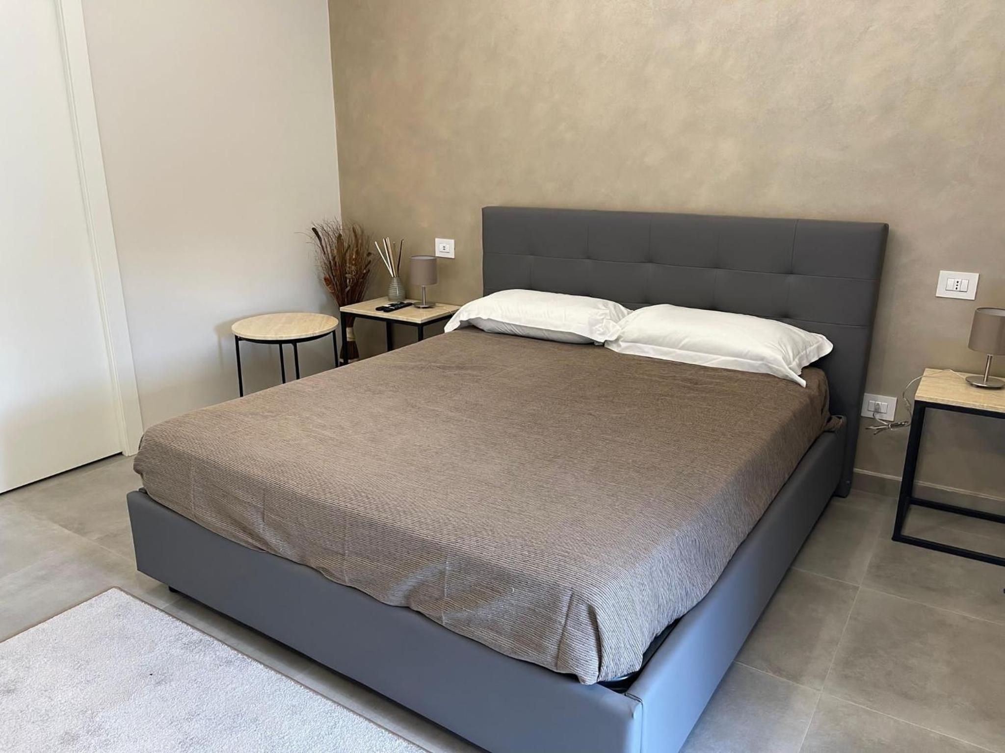 Deluxe Double Room with Balcony - Photo 4
