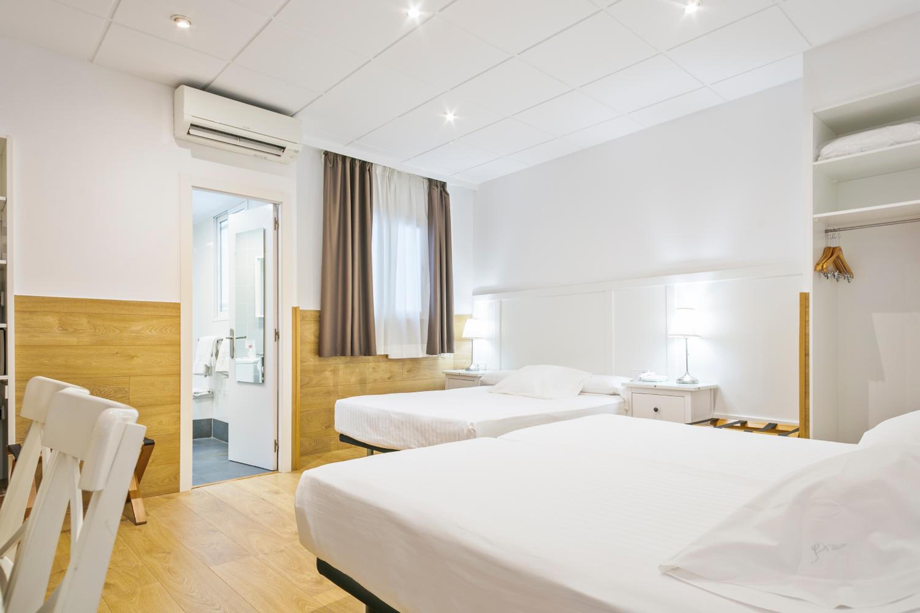 Economy Quadruple Room with No View