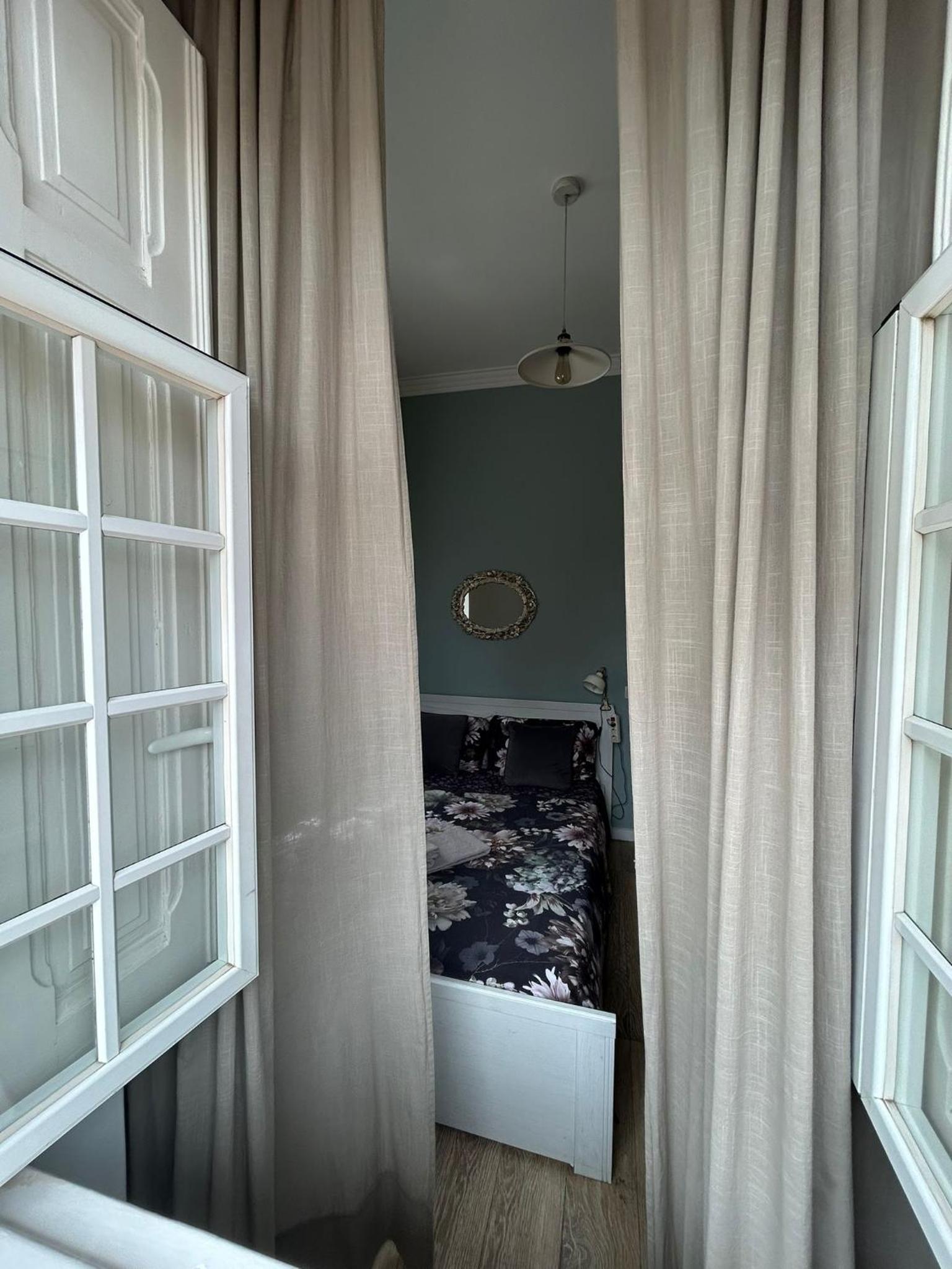 Double Room with Shared Bathroom photo 2