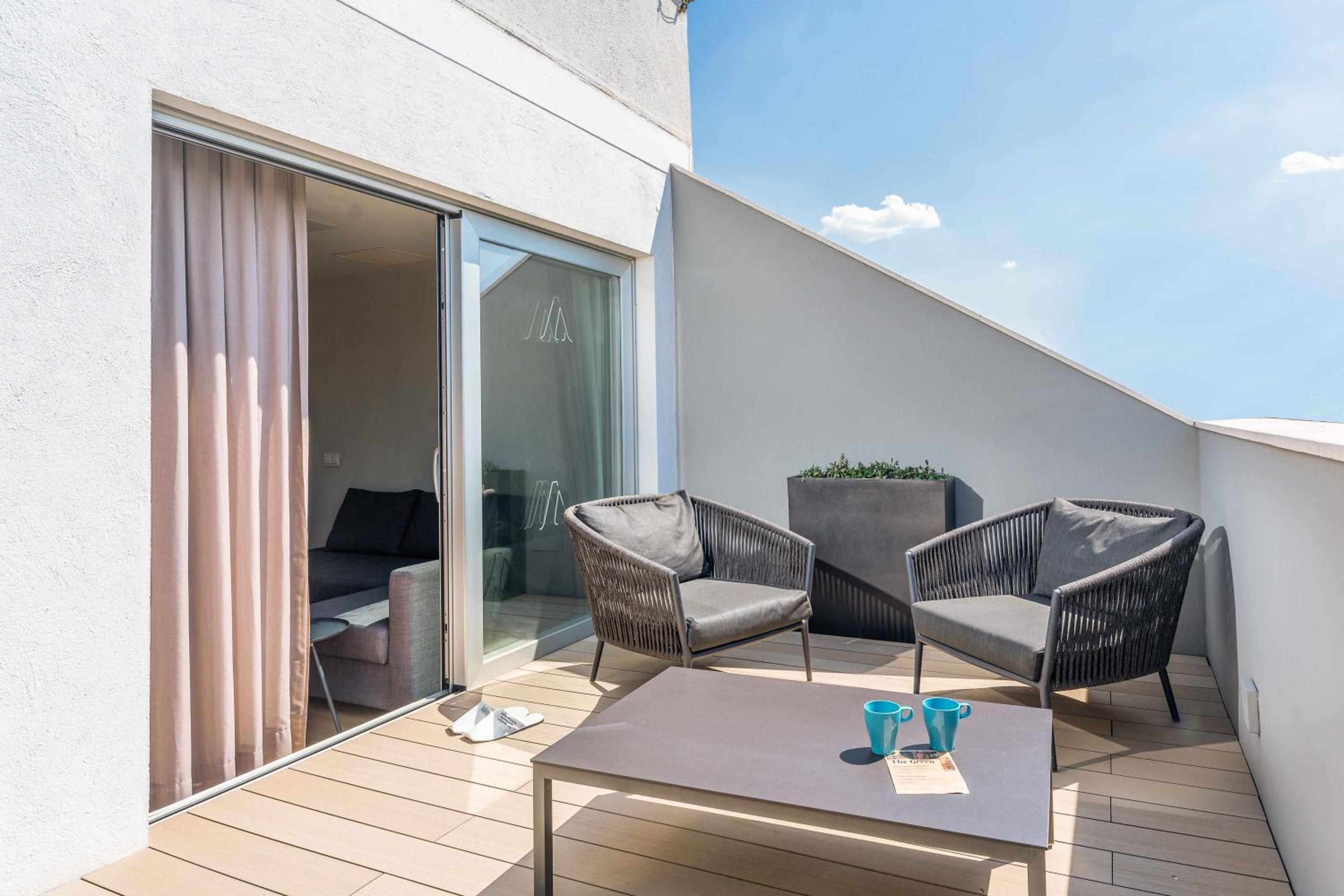 Junior Suite with Terrace - Photo 9