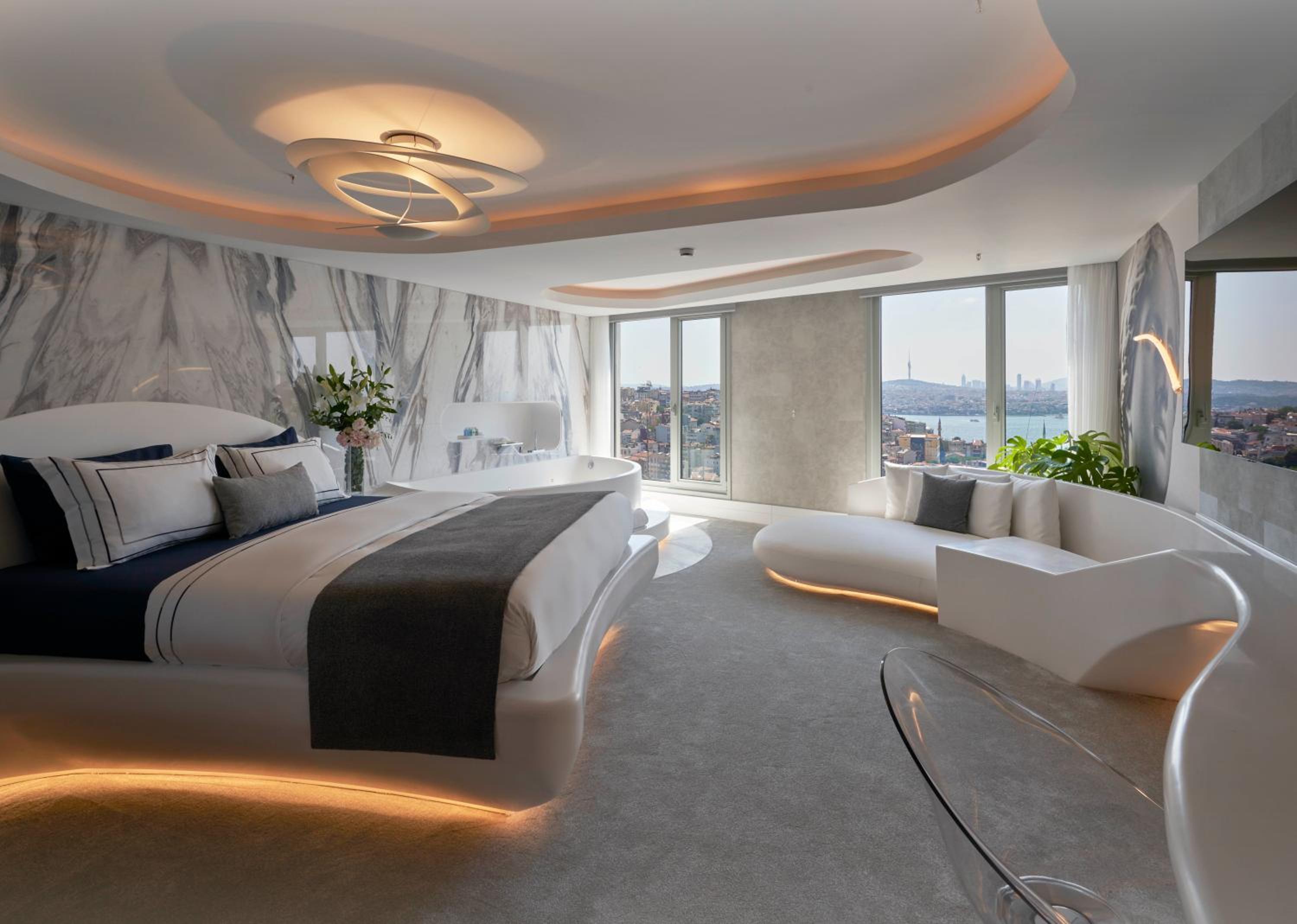 White Suite photo 1