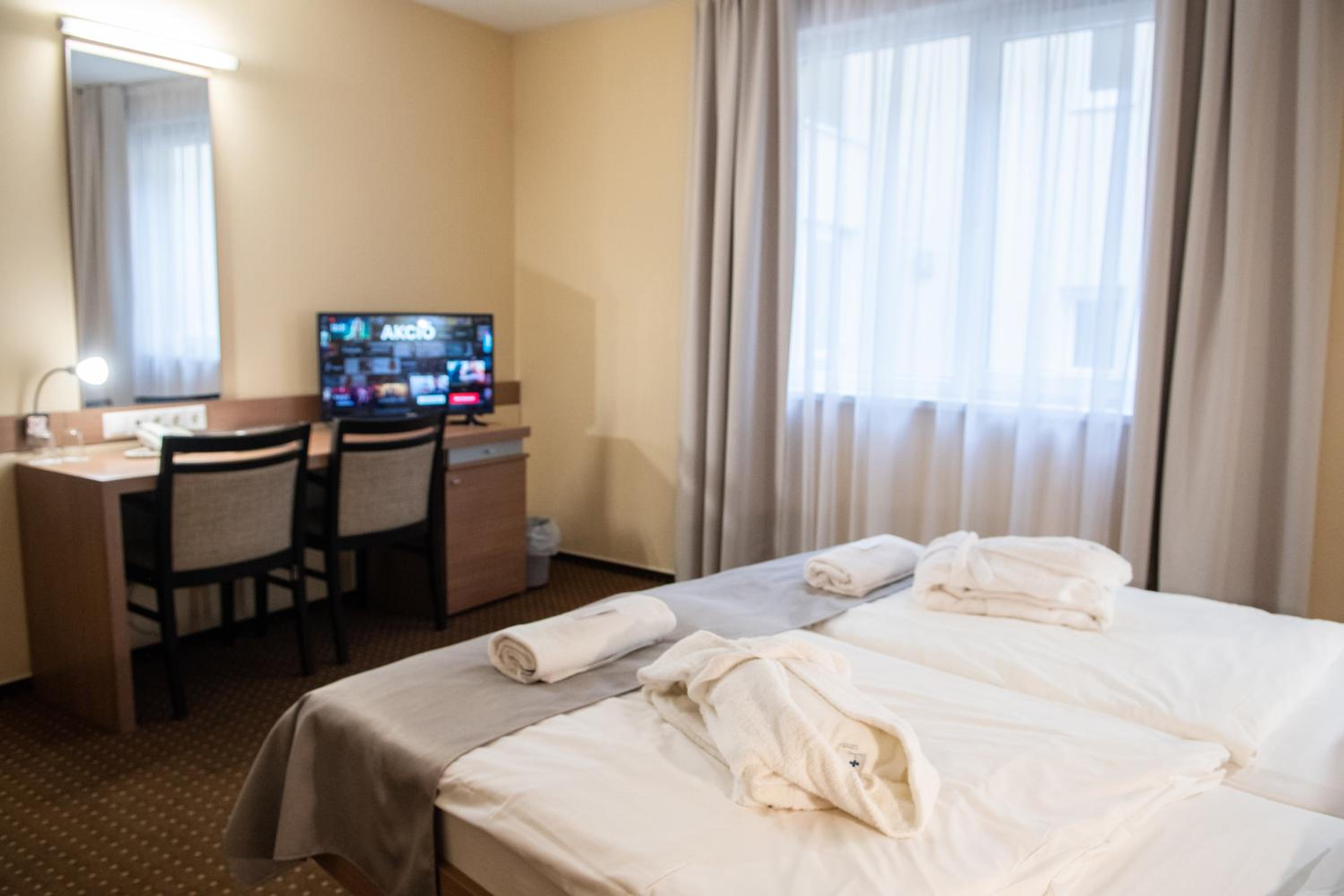 Double Room - Photo 7
