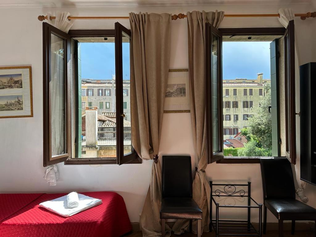 Triple Room with Private Bathroom photo 3