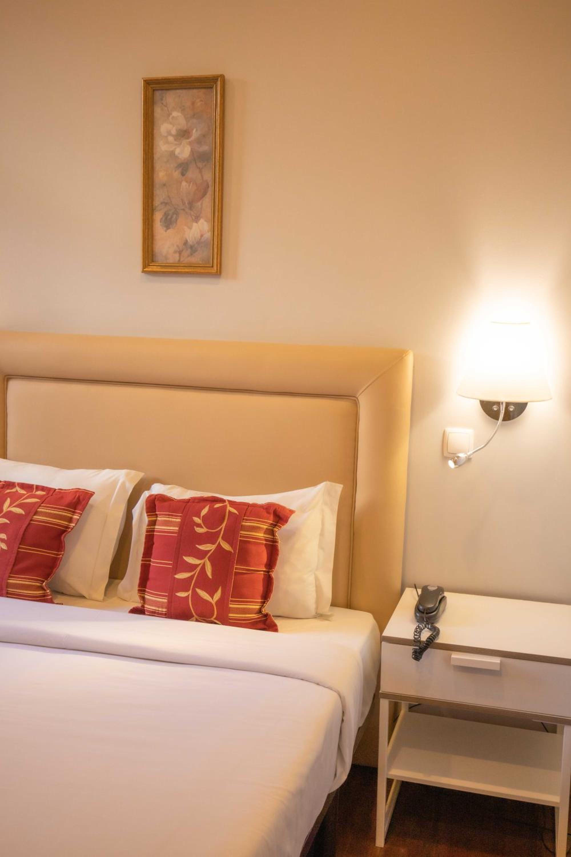 Double Room - Photo 2