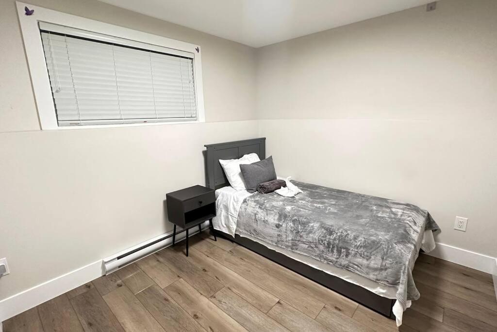 Three-Bedroom Apartment photo 2