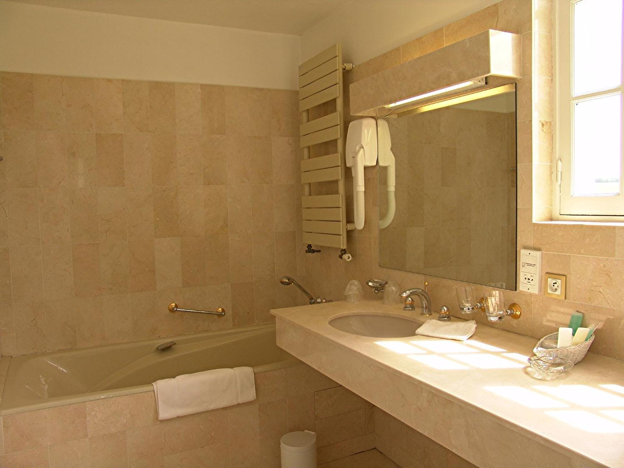 Standard Double Room - Photo 6