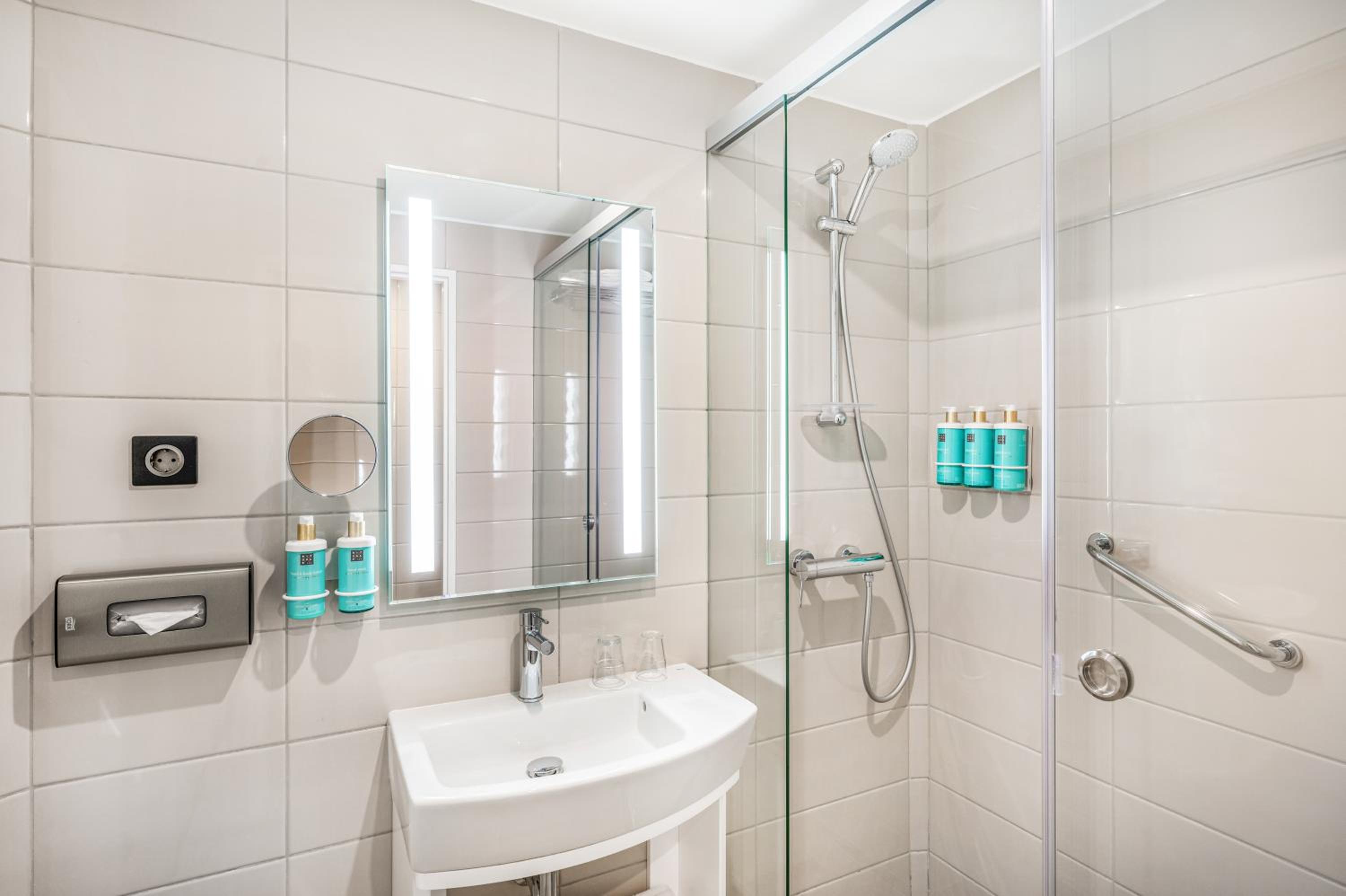 Superior Suite - Photo 4