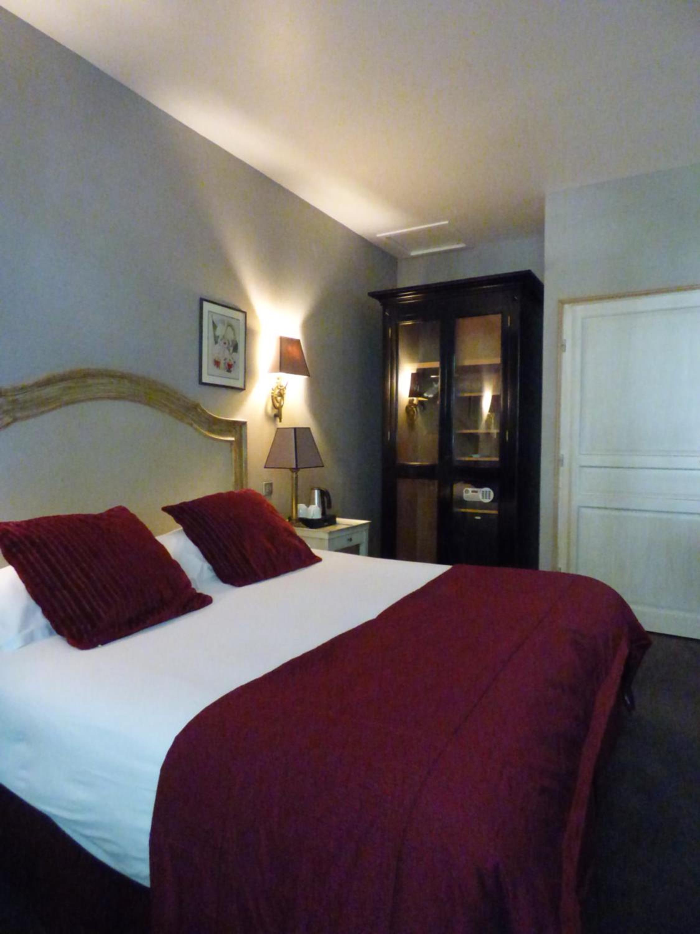 Deluxe Room - Photo 8