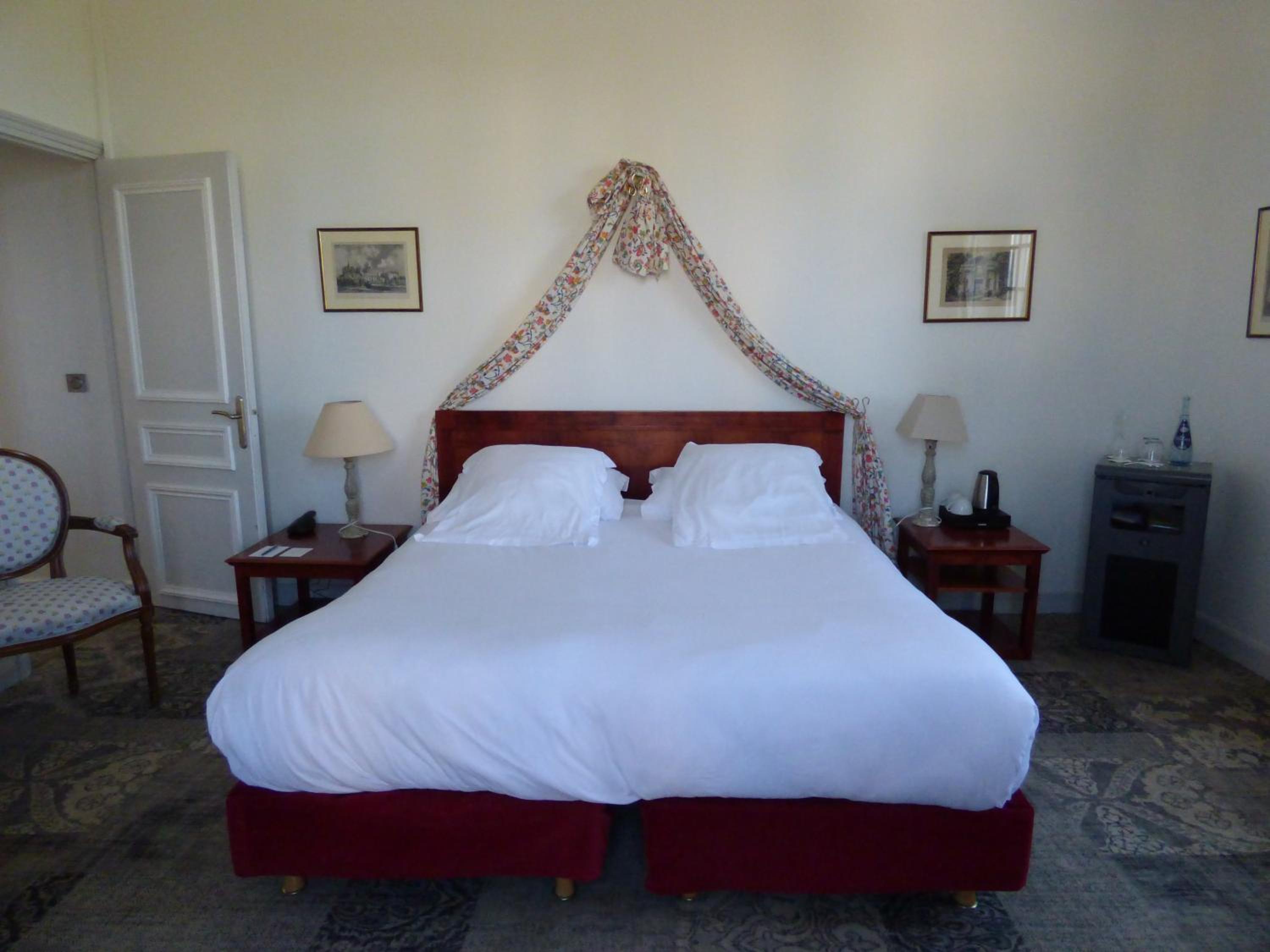 Deluxe Room - Photo 6