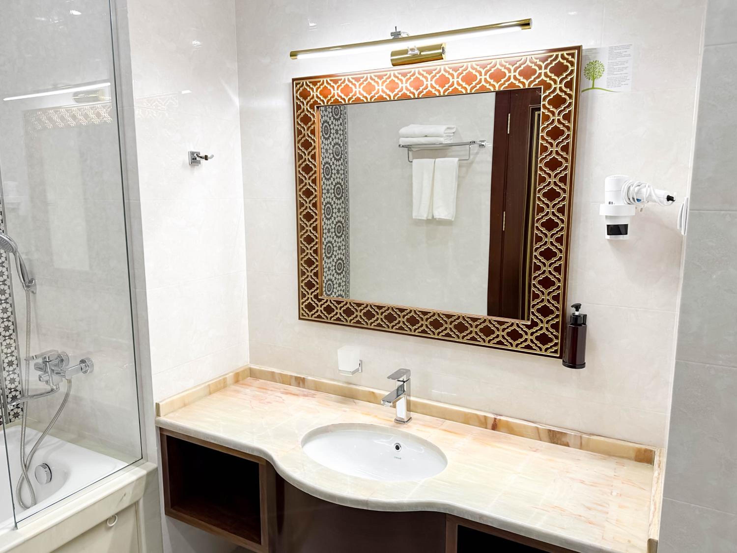 Superior Twin Room - Photo 10