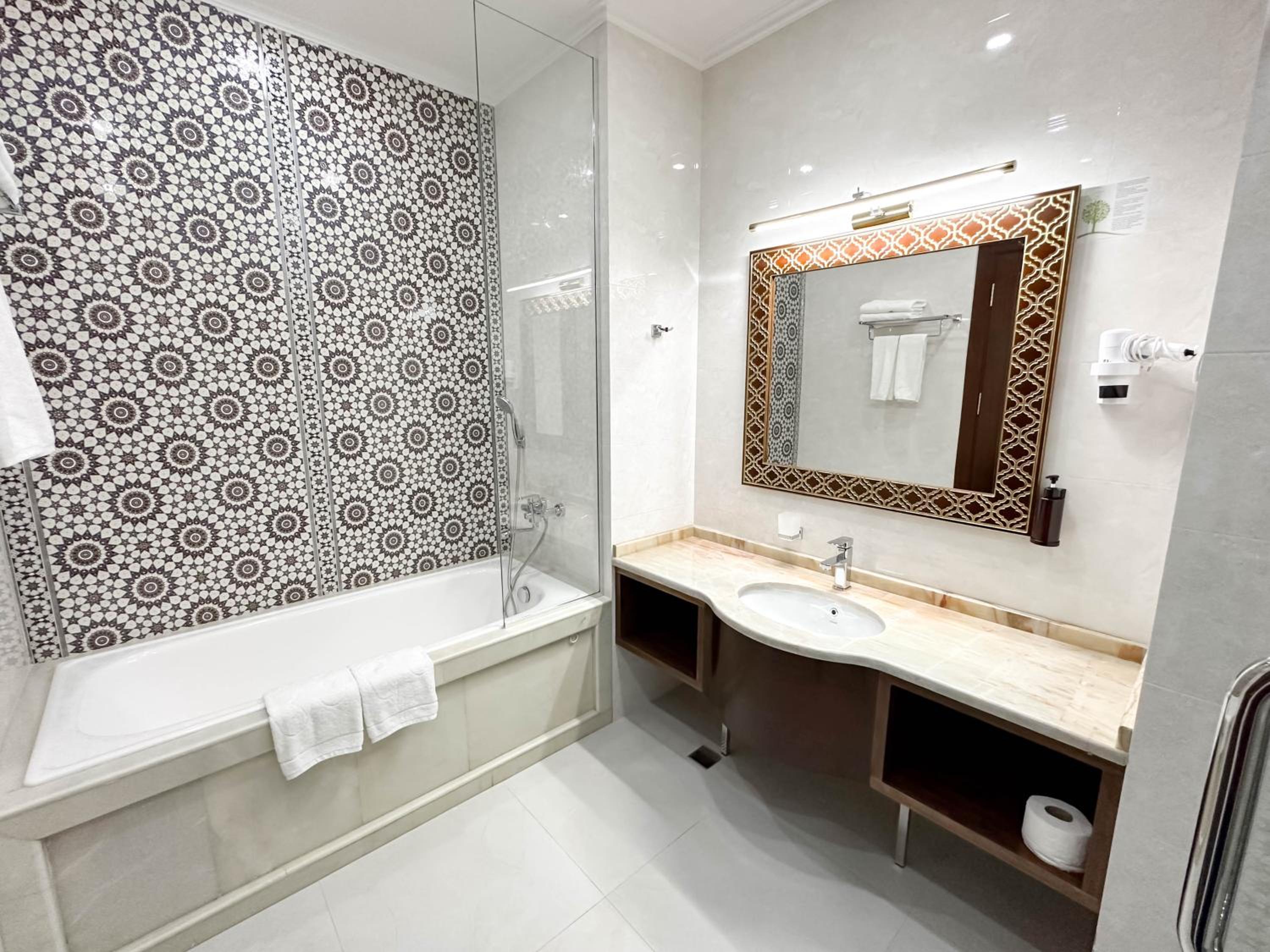 Superior Twin Room - Photo 8