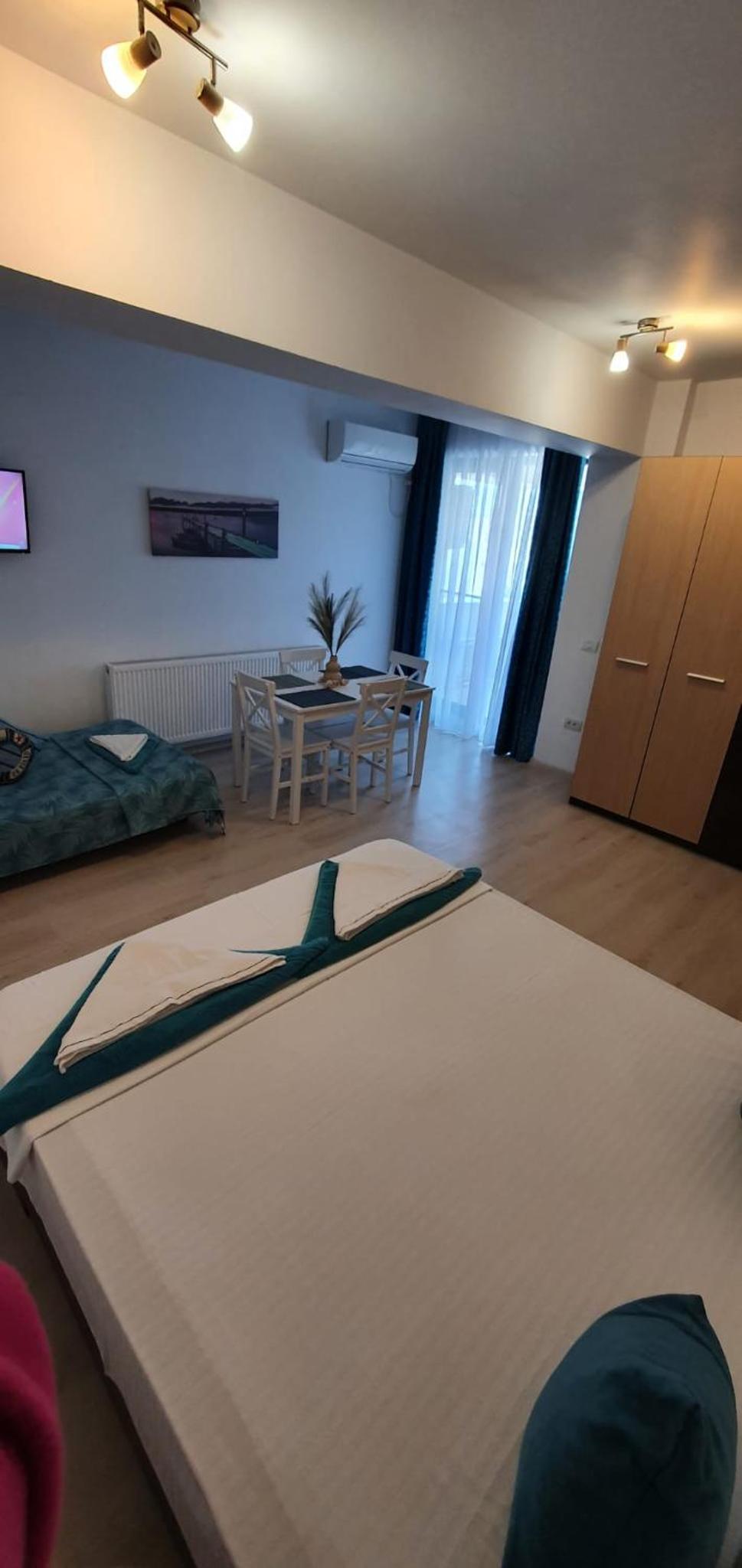 One-Bedroom Apartment photo 1
