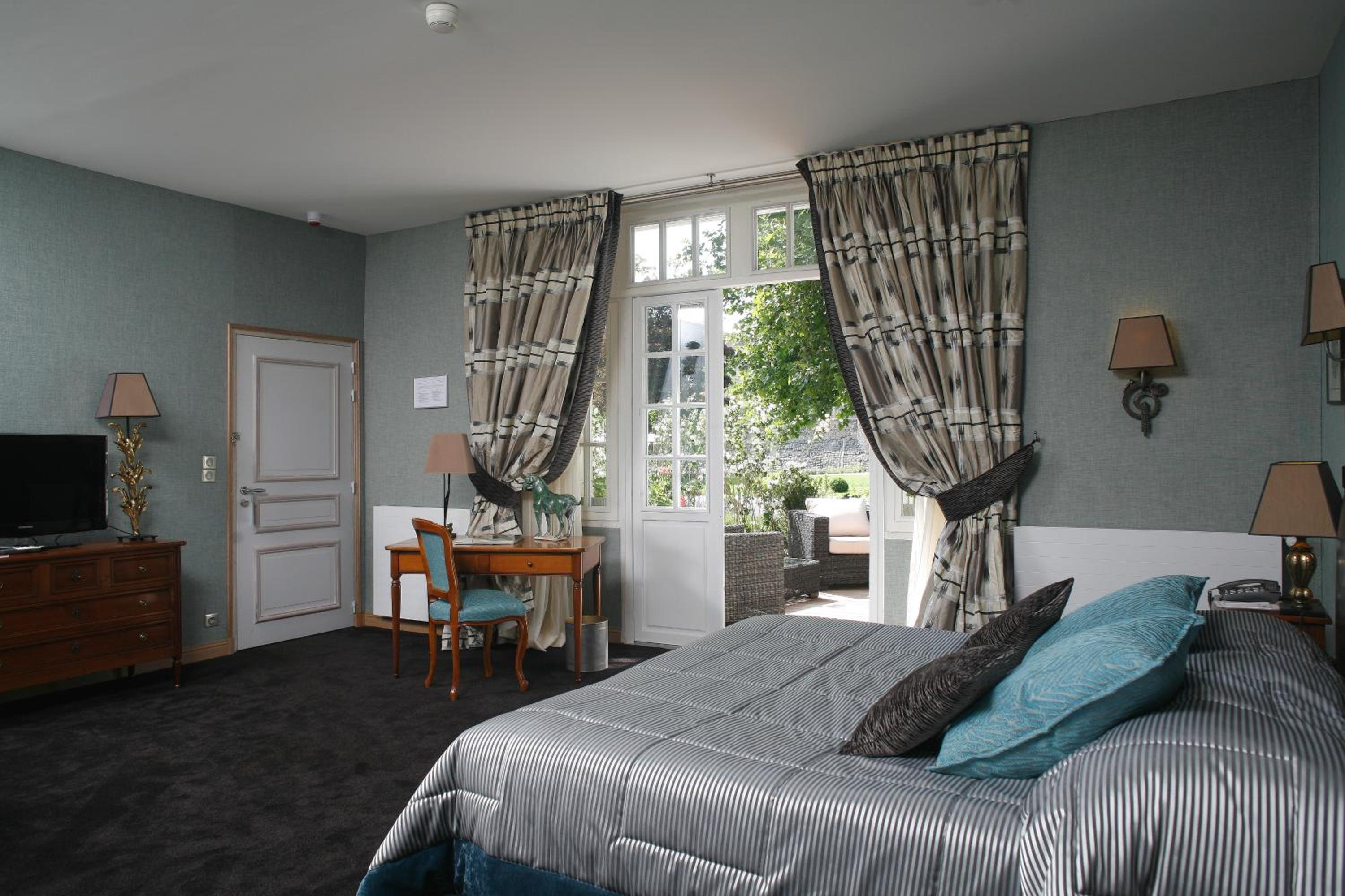 Premium Double Room - Photo 6
