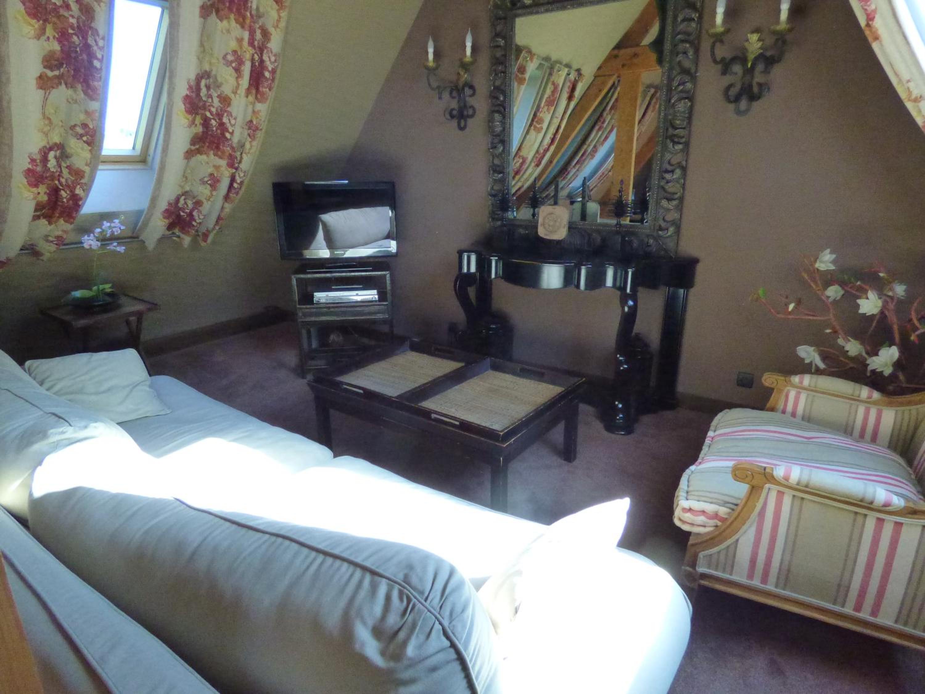 Queen Suite with Spa Bath - Photo 5
