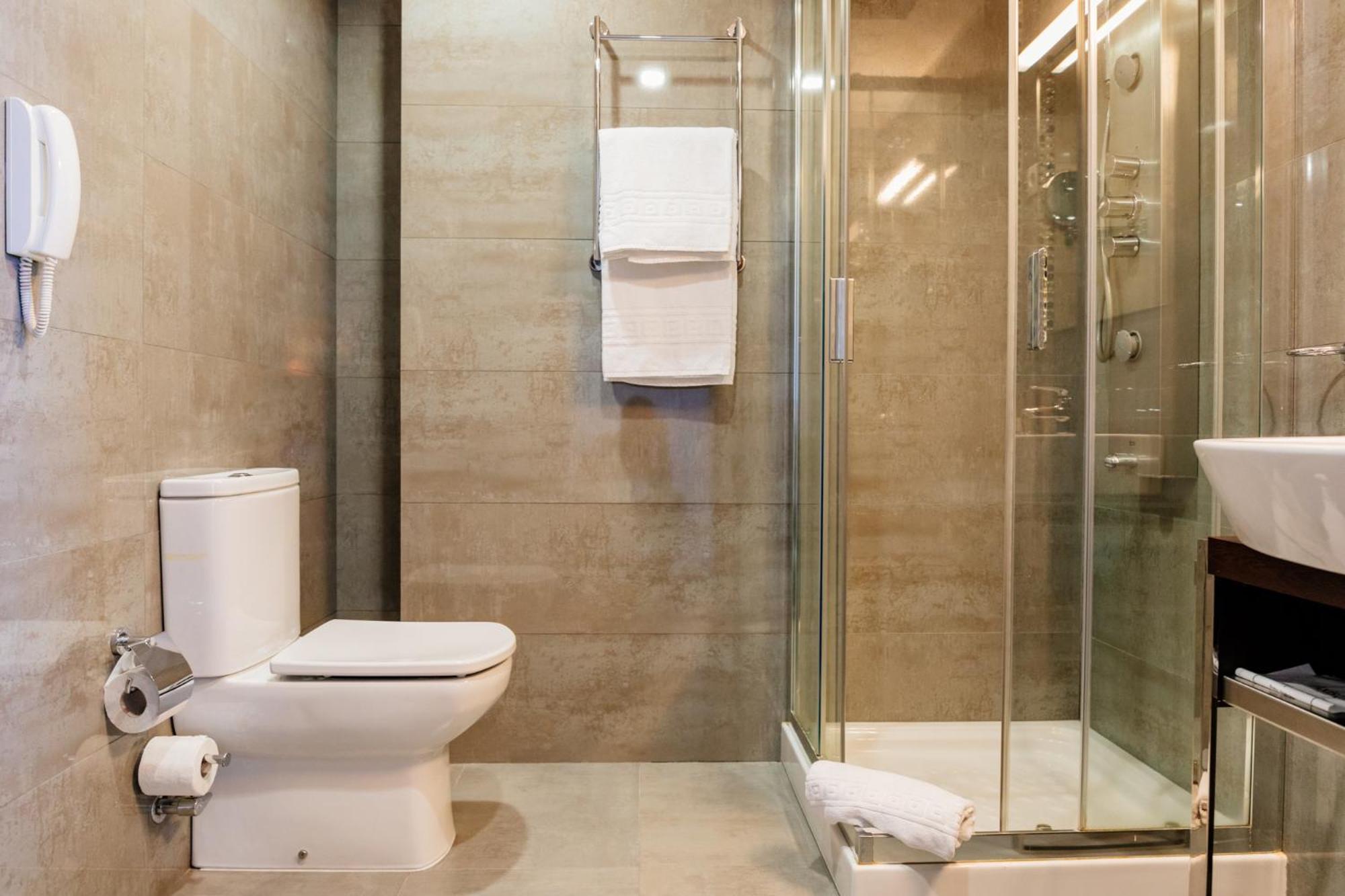 Suite - Photo 2
