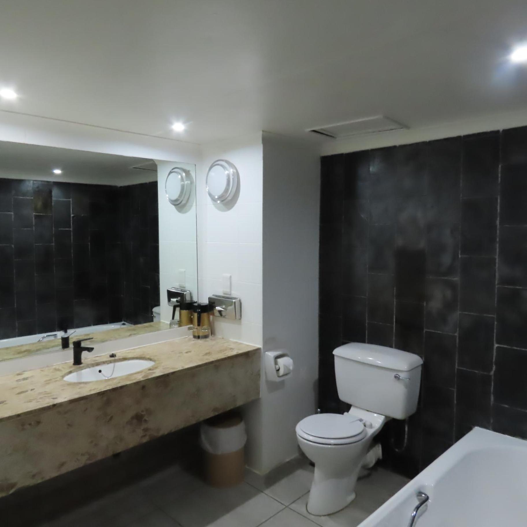 Family Room - Photo 6