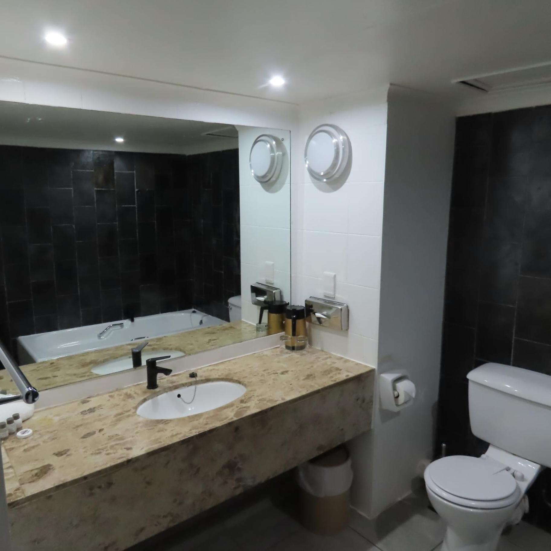 Family Room - Photo 7
