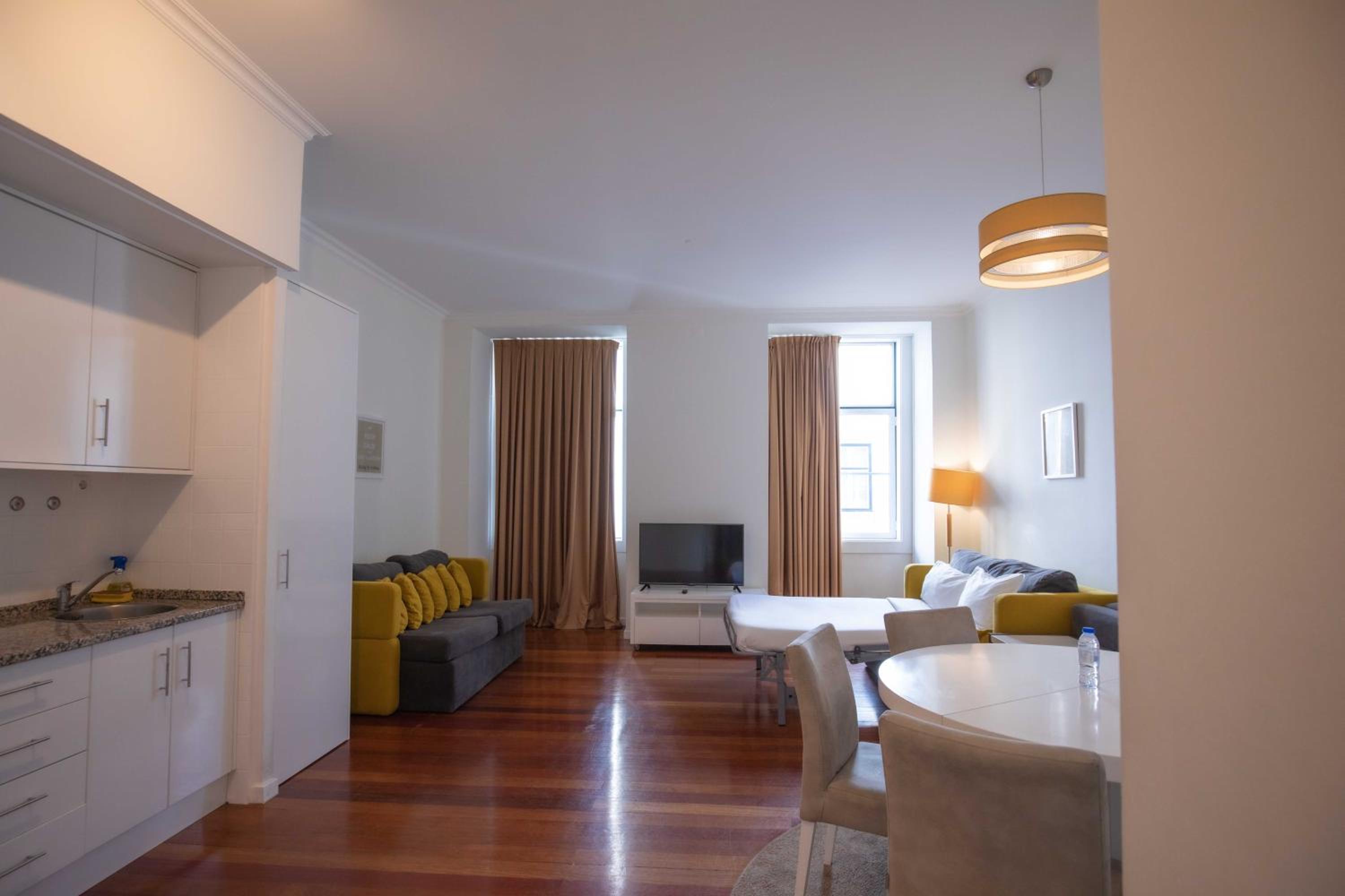 One-Bedroom Apartment - Photo 5