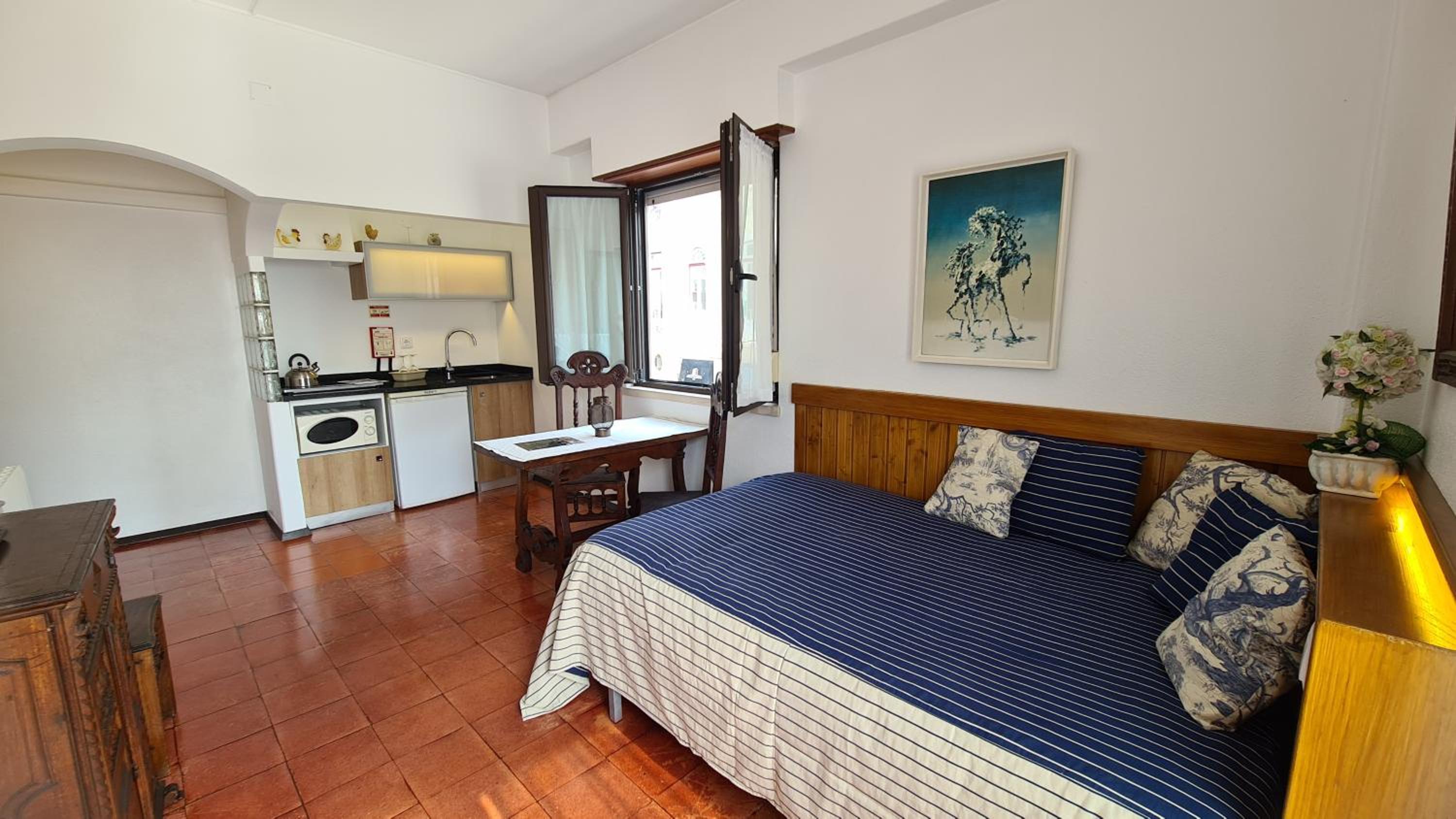 One-Bedroom Apartment - Photo 29
